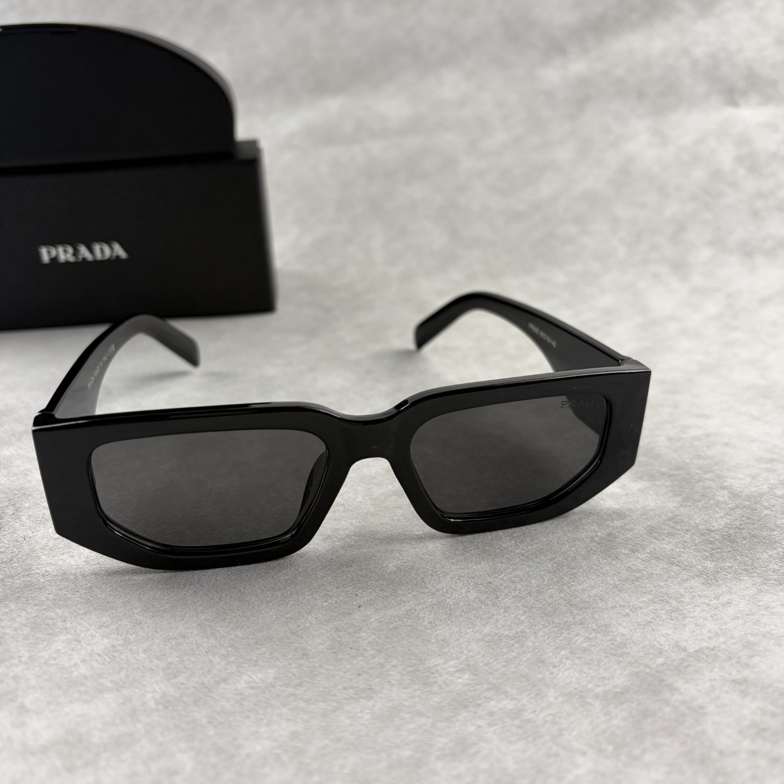 New In Box – Prada Rectangular Sunglasses for Men & Women Modern Fashion Shades