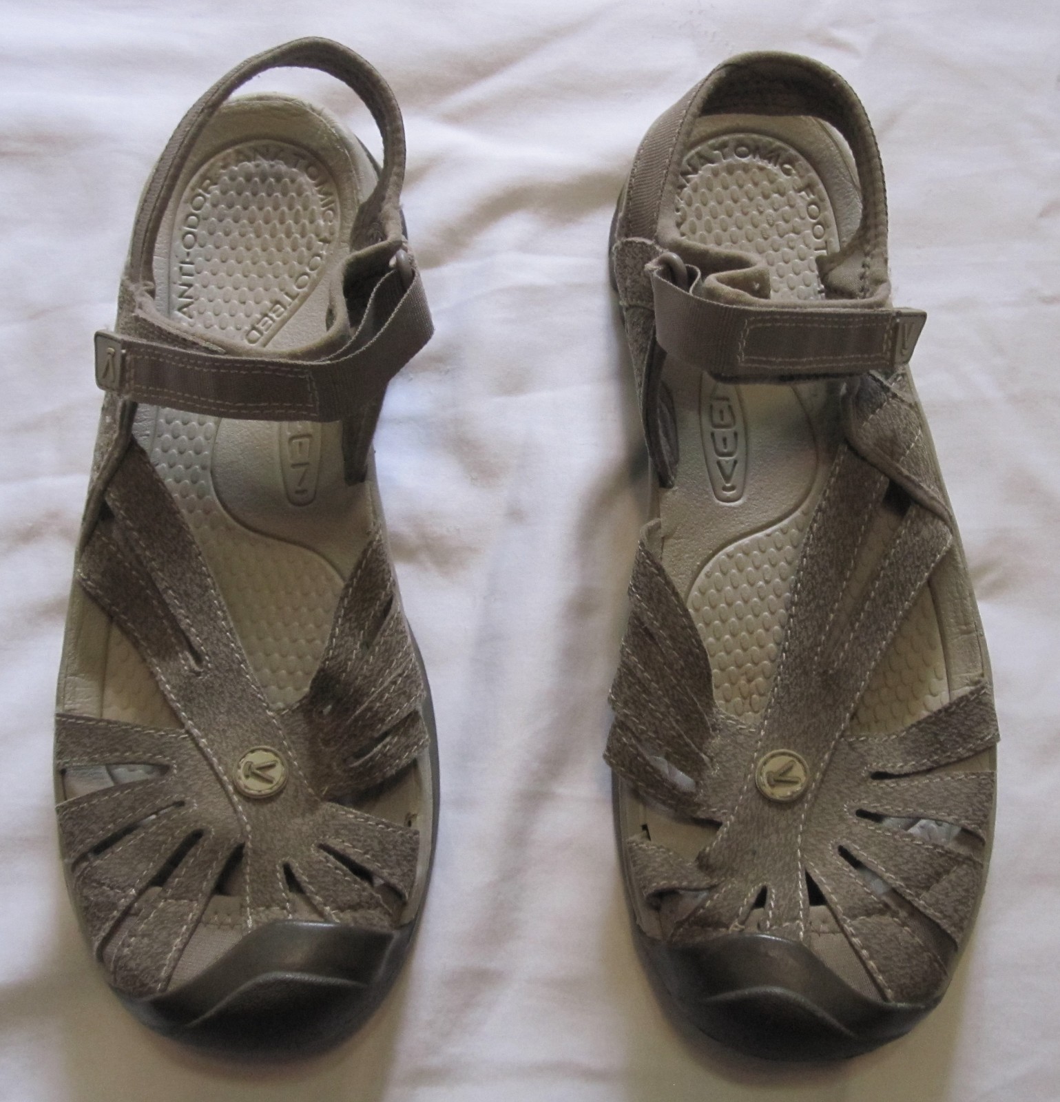 KEEN Womens ROSE Anti-Odor Contoured Fit Foam Midsole Gargoyle/Raven Sandals 11