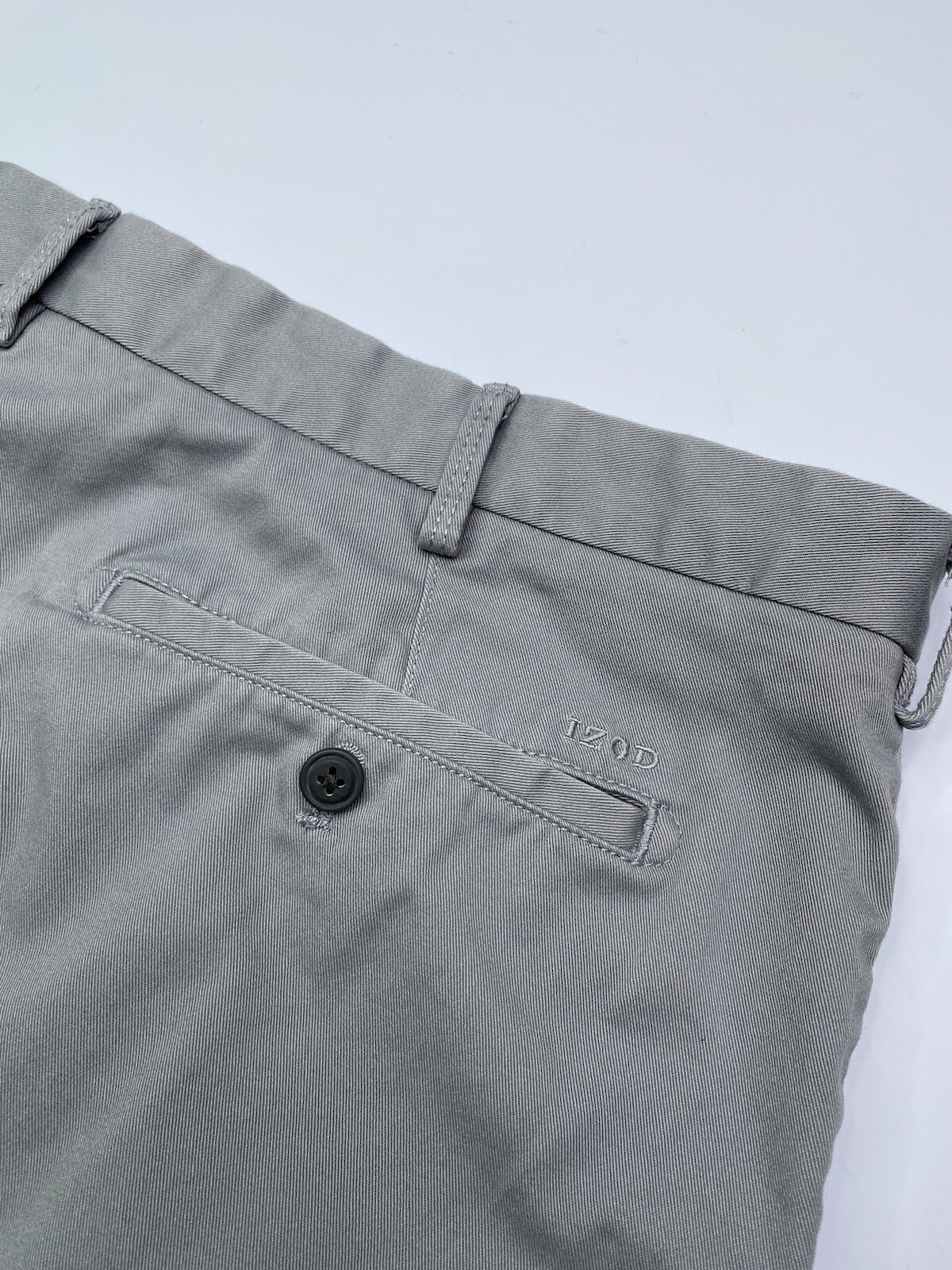 Izod Men’s Size 40 Gray Flat Front Chino Shorts Golf Athleisure Cotton