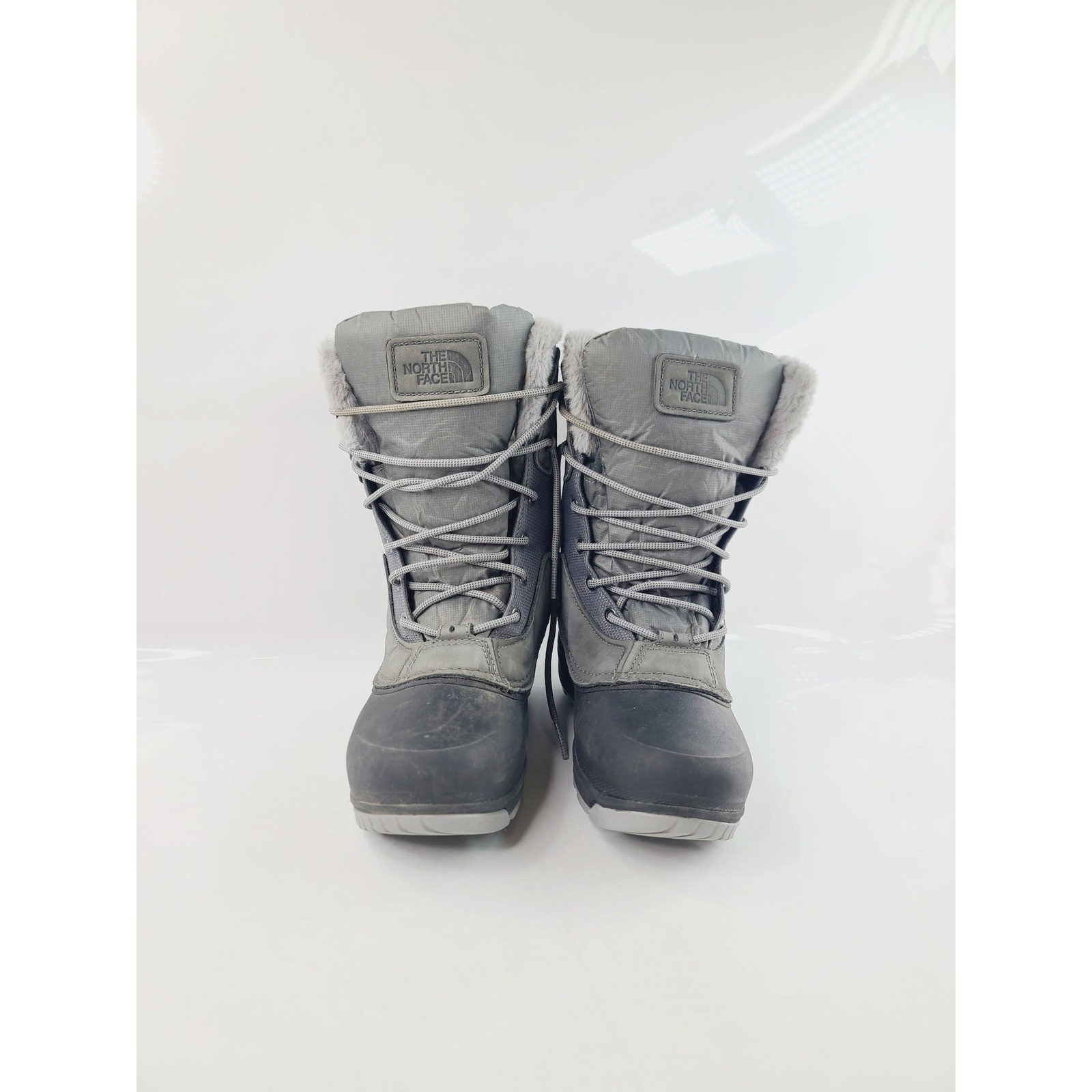 The North Face, Synthetic/Rubber/Faux Fur Snow Boots Women Size 10.5 Gray/Black.