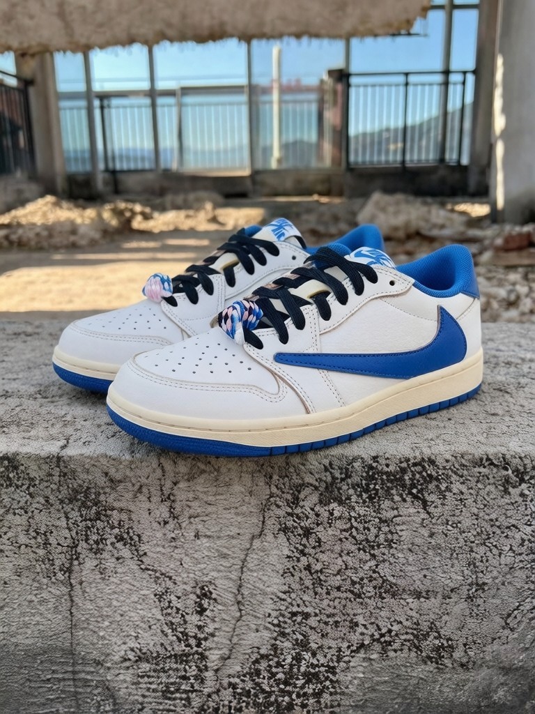 DM7866-104 Fragment Design x Travis Scott x Air Jordan 1 Retro Low