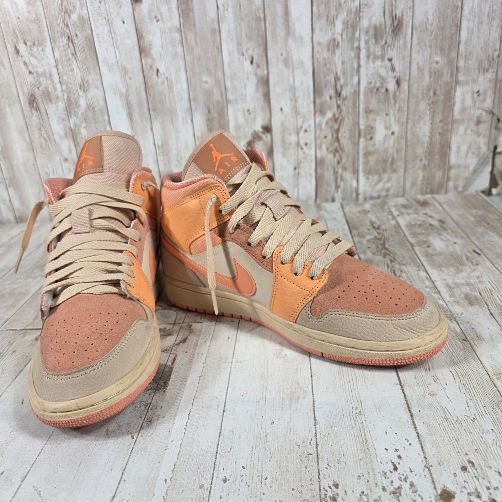 Nike Air Jordan 1 Mid SE Dutch Green Orange Womens Size 8 DH4270-800 Sneakers