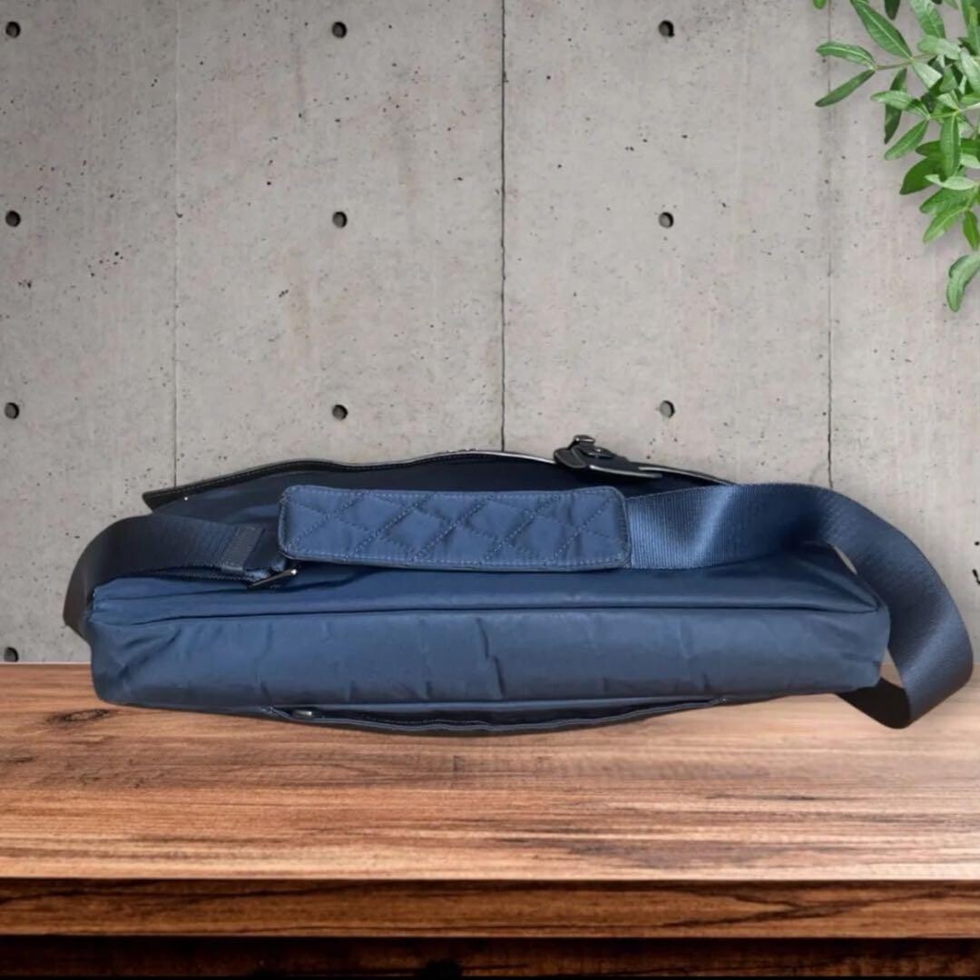 TUMI 2Way Business Bag Nylon Leather Navy Black Model 0481764INDE 14.96in