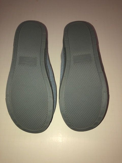Wishcotton Light Blue Slippers Size 10 for Laides / Memory Foam Footbed / New