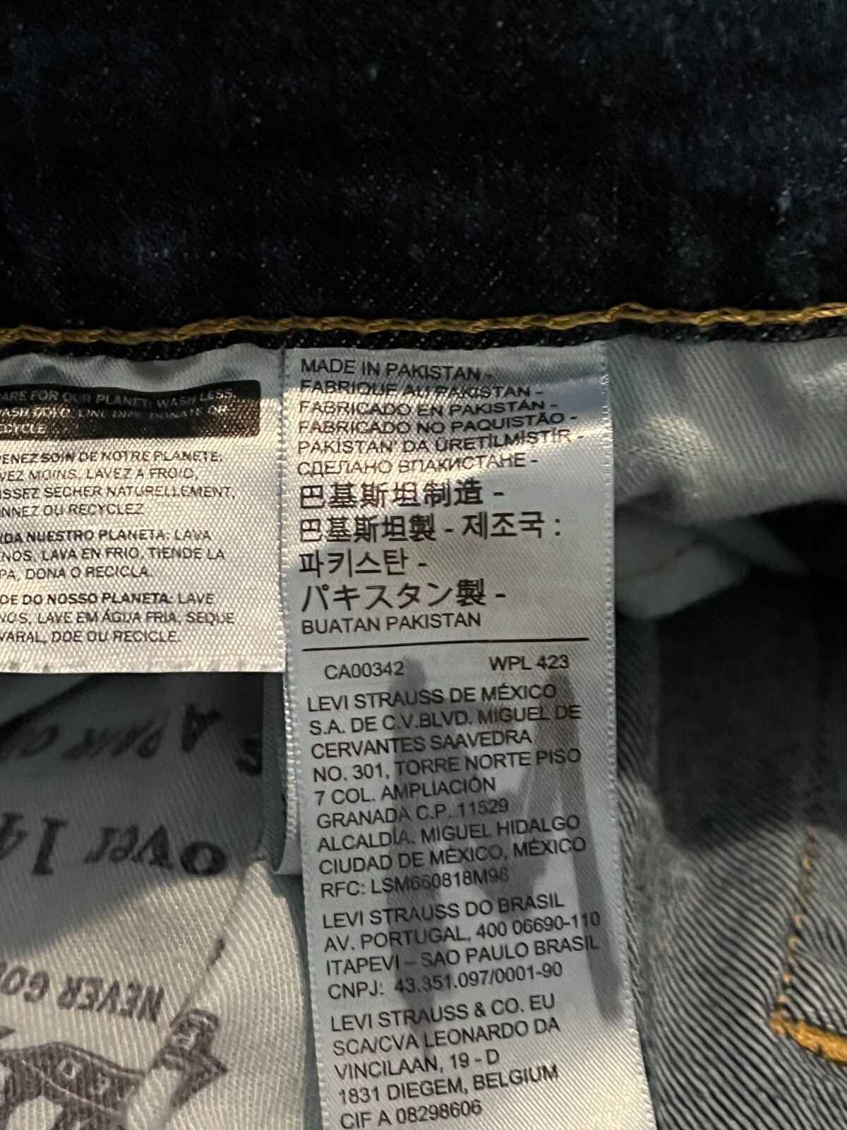 EUC Levi’s 511 Slim Tapered Leg Jeans Mens tag=31×30 (MEASURED 30×28.5) (9327)