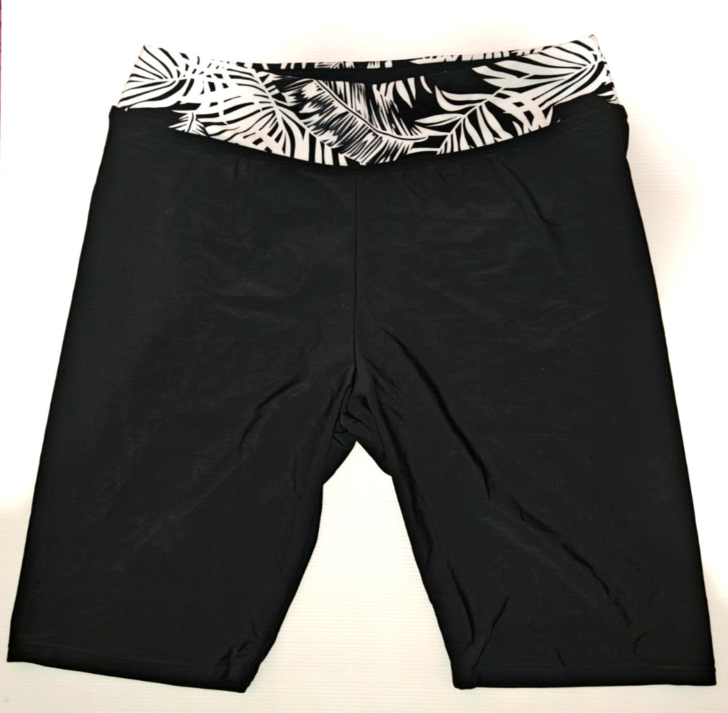 Womens Black Polyester Spandex Blend – Shorts – Leaf Print
