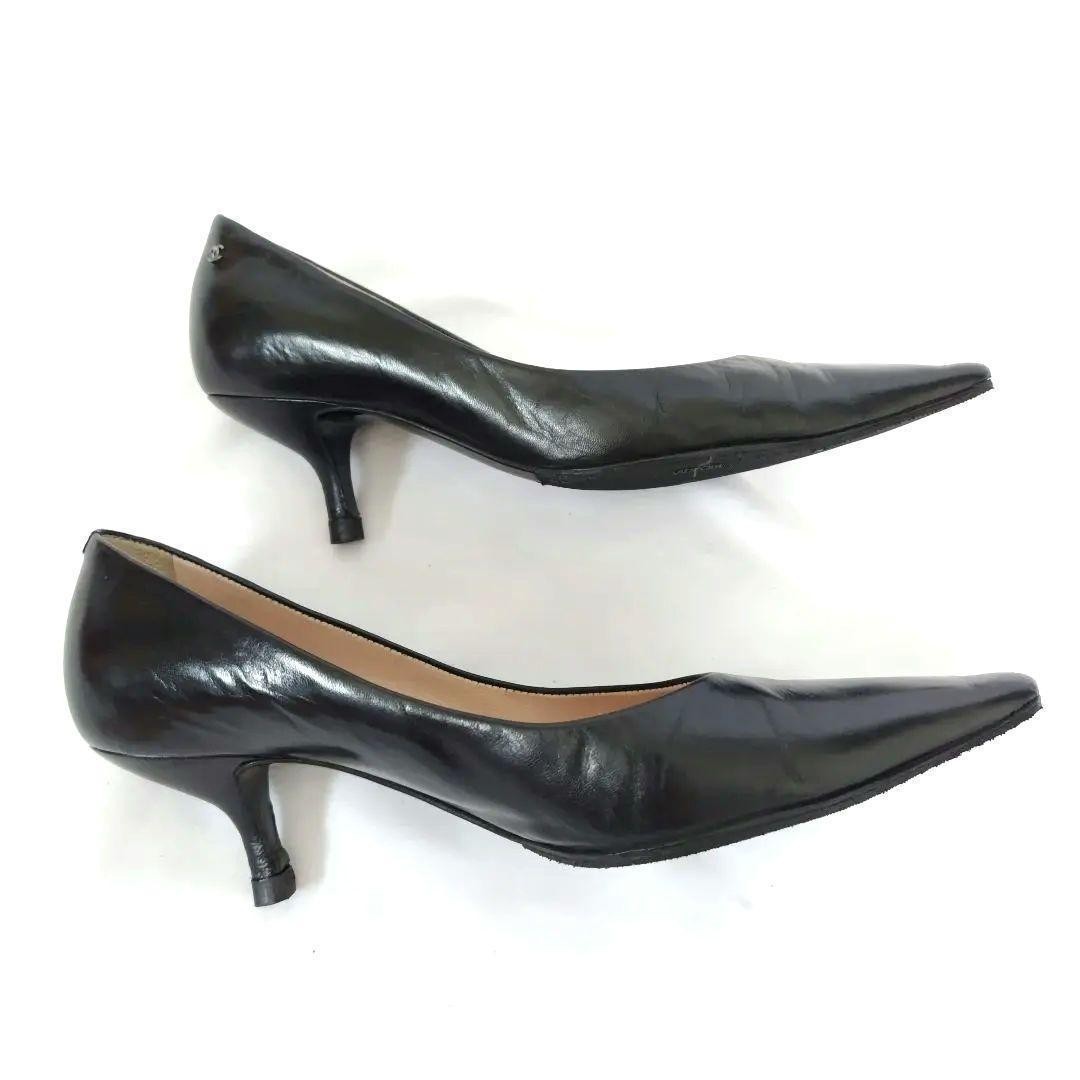 Rare Chanel Black Leather Classic Pumps 35.5 (22.5cm) 5.5cm Heel Refurbished