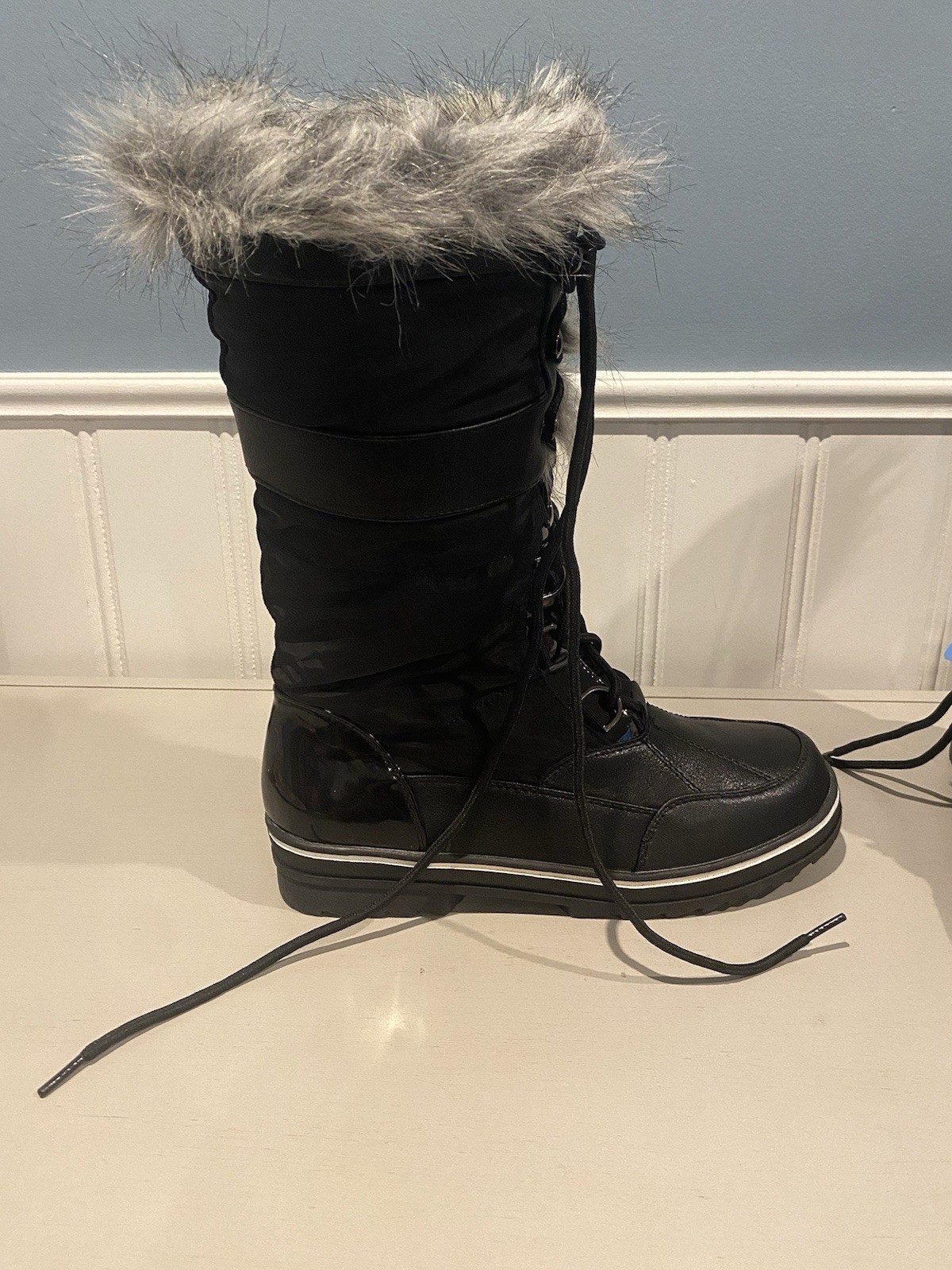 ActiveZone Essentials Black Mid-Calf Snow Boots Womens Size 10W Faux Gray Fur