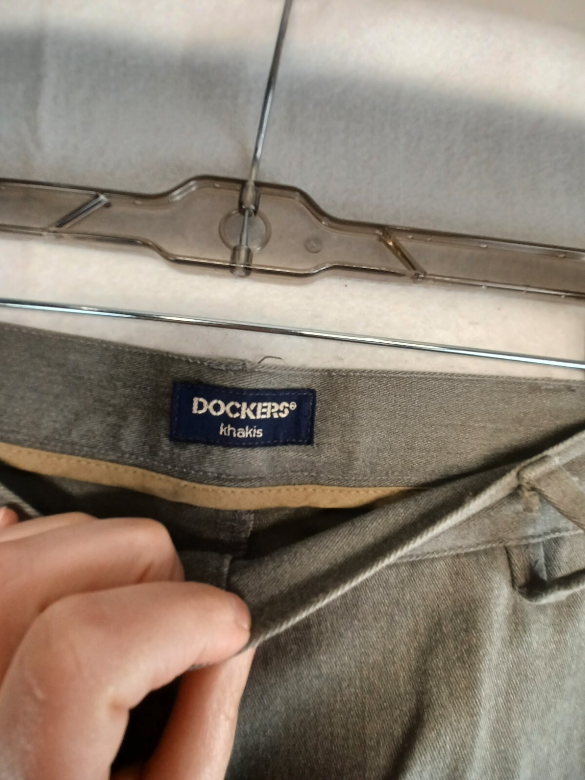 DOCKERS Pants Men’s W42 L30 Gray Khakis Classic Fit Stretch Heather No Wrinkle