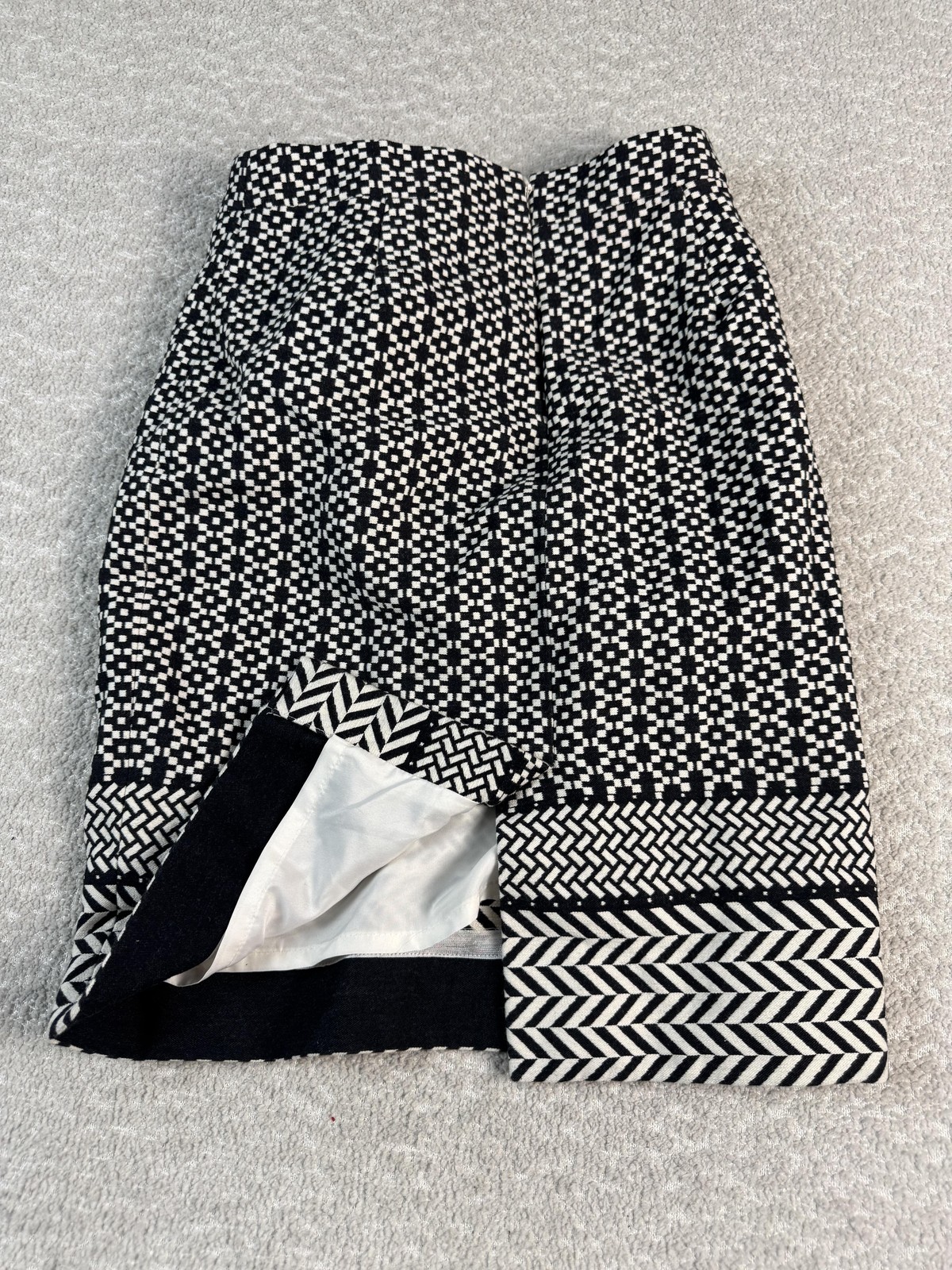 J.Crew Skirt Womens 00 Black White Pencil Lined Geometric Chevron Style G1707
