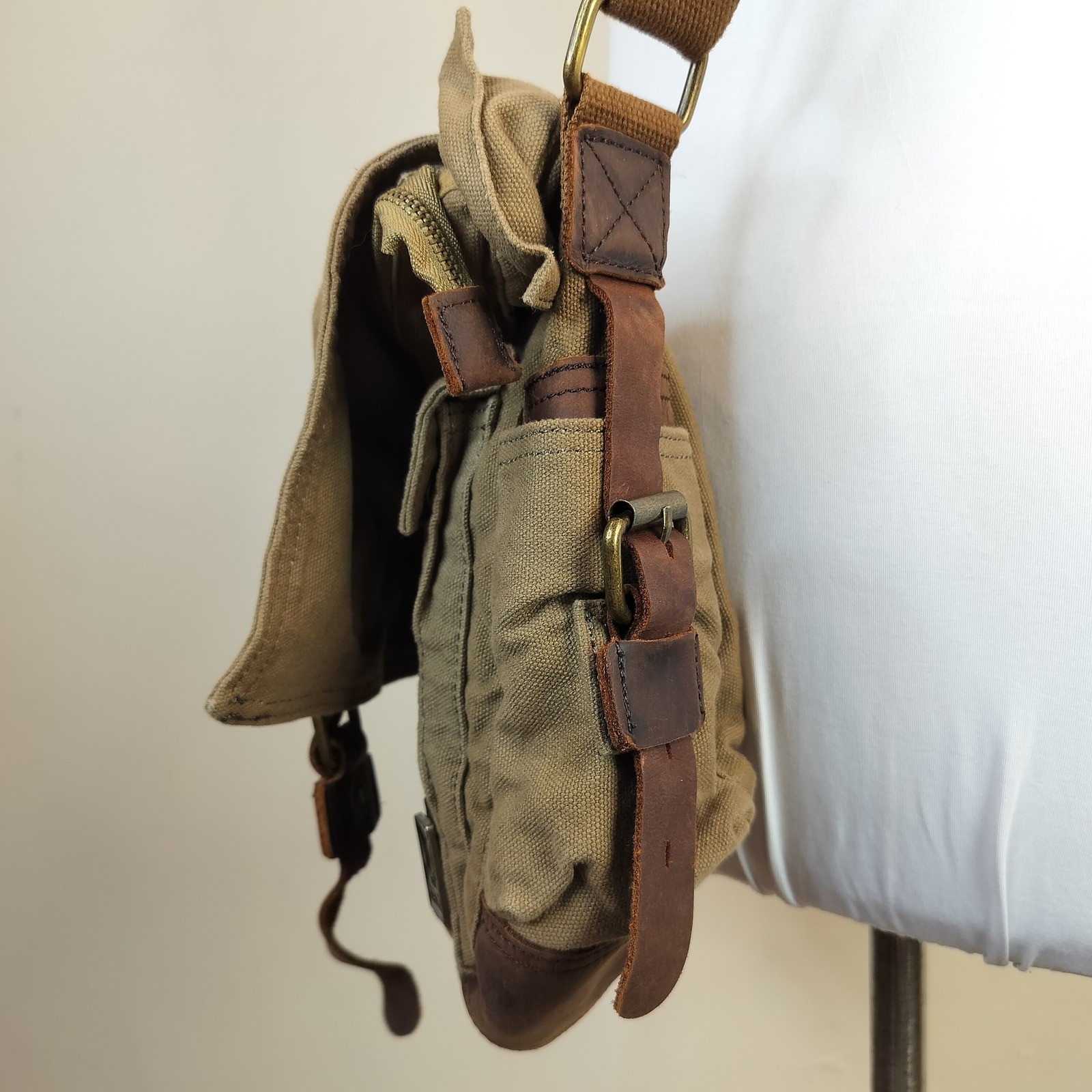 Muchuan Canvas & Leather Messenger Crossbody Bag Unisex Utility Gorpcore Rugged