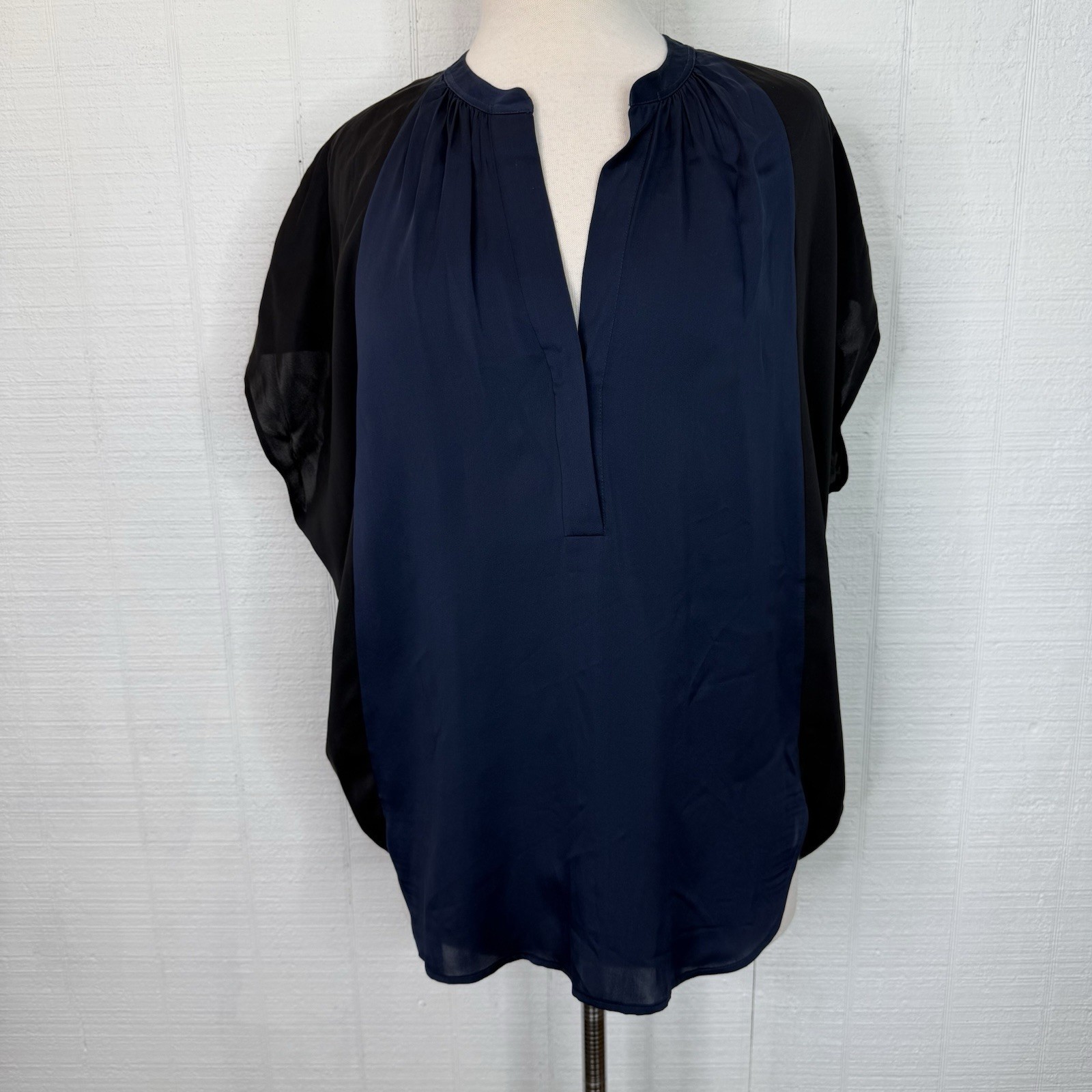 Vince 100% Silk Navy & Black Colorblock Dolman Sleeve Blouse Top Size Large