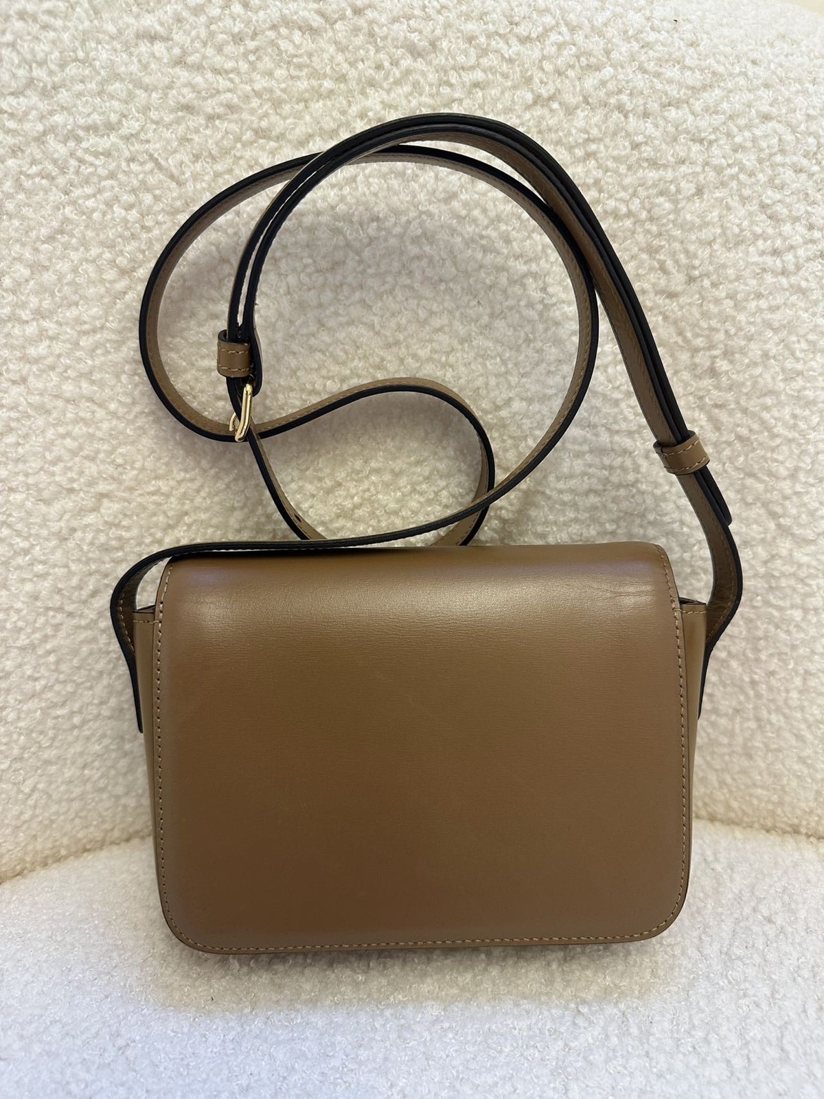 Celine Pre-Owned Authentic Luxury Handbag Caramel 18.5*6*13.5cm