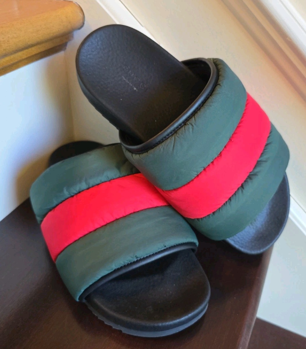 GUCCI Womens Padded Puffy Stripe Pool Slides EU 38 US8-8.5 Slipe On Nylon Rubber