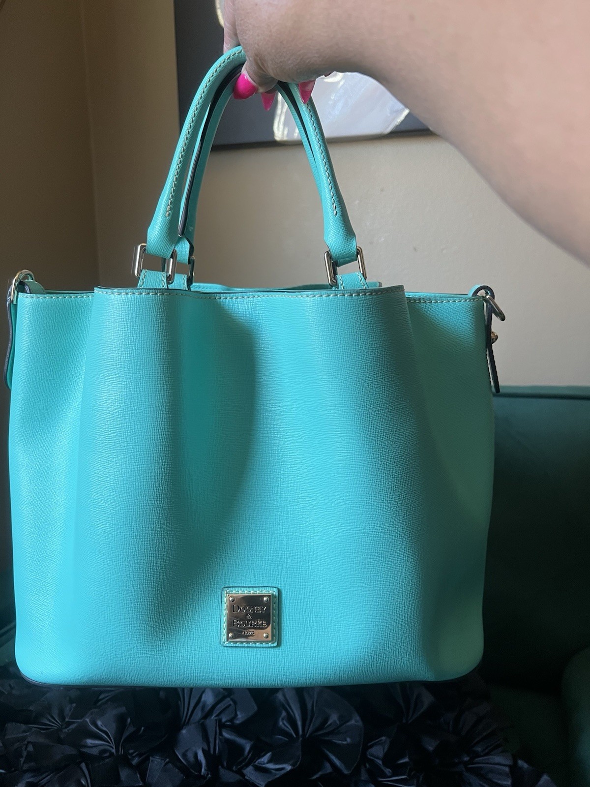 Dooney and Bourke Saffiano leather Barlow bag In Spearmint🎀