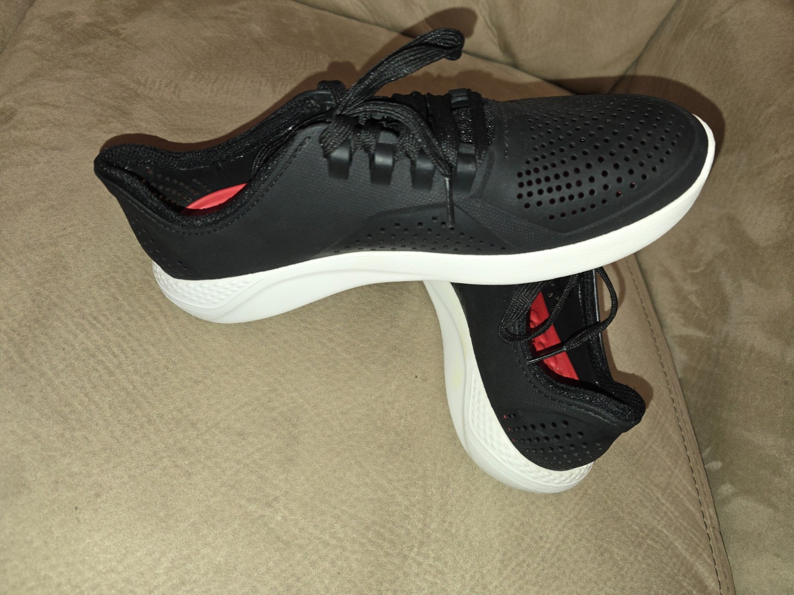 Crocs LiteRide Pacer Men’s Shoe Waterproof Sneaker Casual Black 204967 Sz 9m