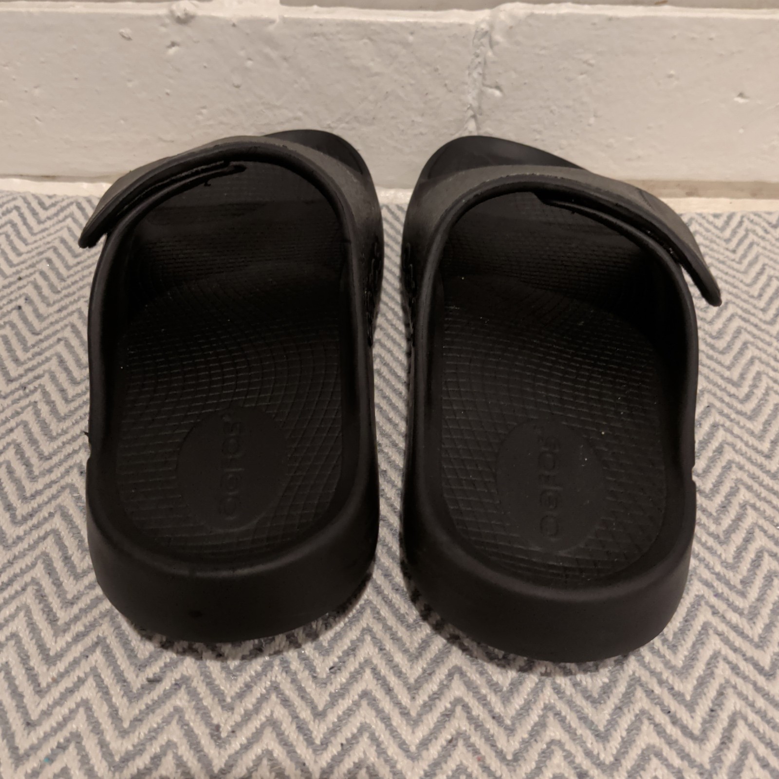 OOFOS OOAHH Sport Flex Limited Unisex Slides Size M 7 / W 9 Black Labyrinth