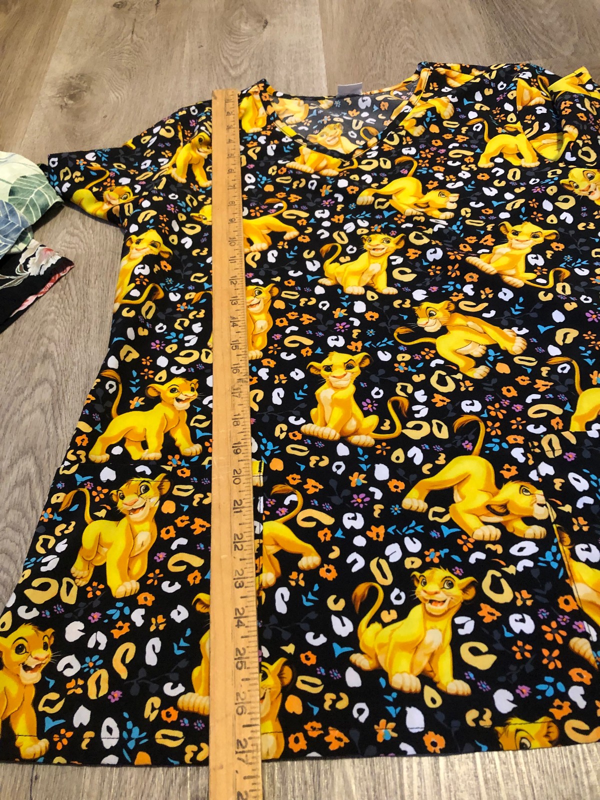 Disney The Lion King Simba Scrubs Scrub Top Polyester Large L (H875)