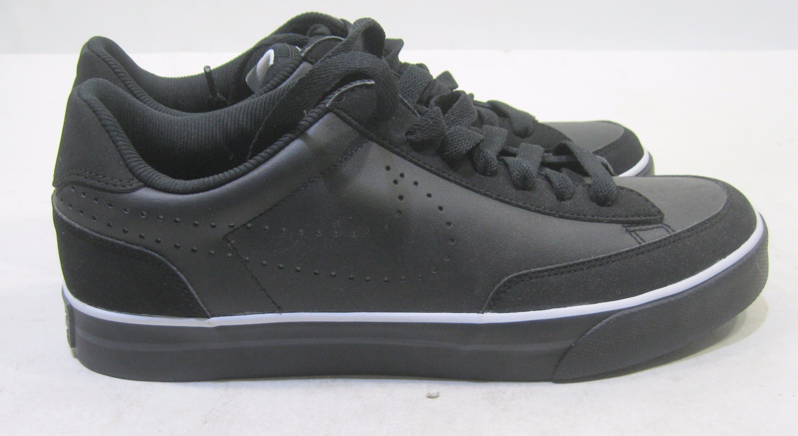 new Nike Navaro Low Black/Black-Anthracite-White 386587 001 MEN Size 9.5