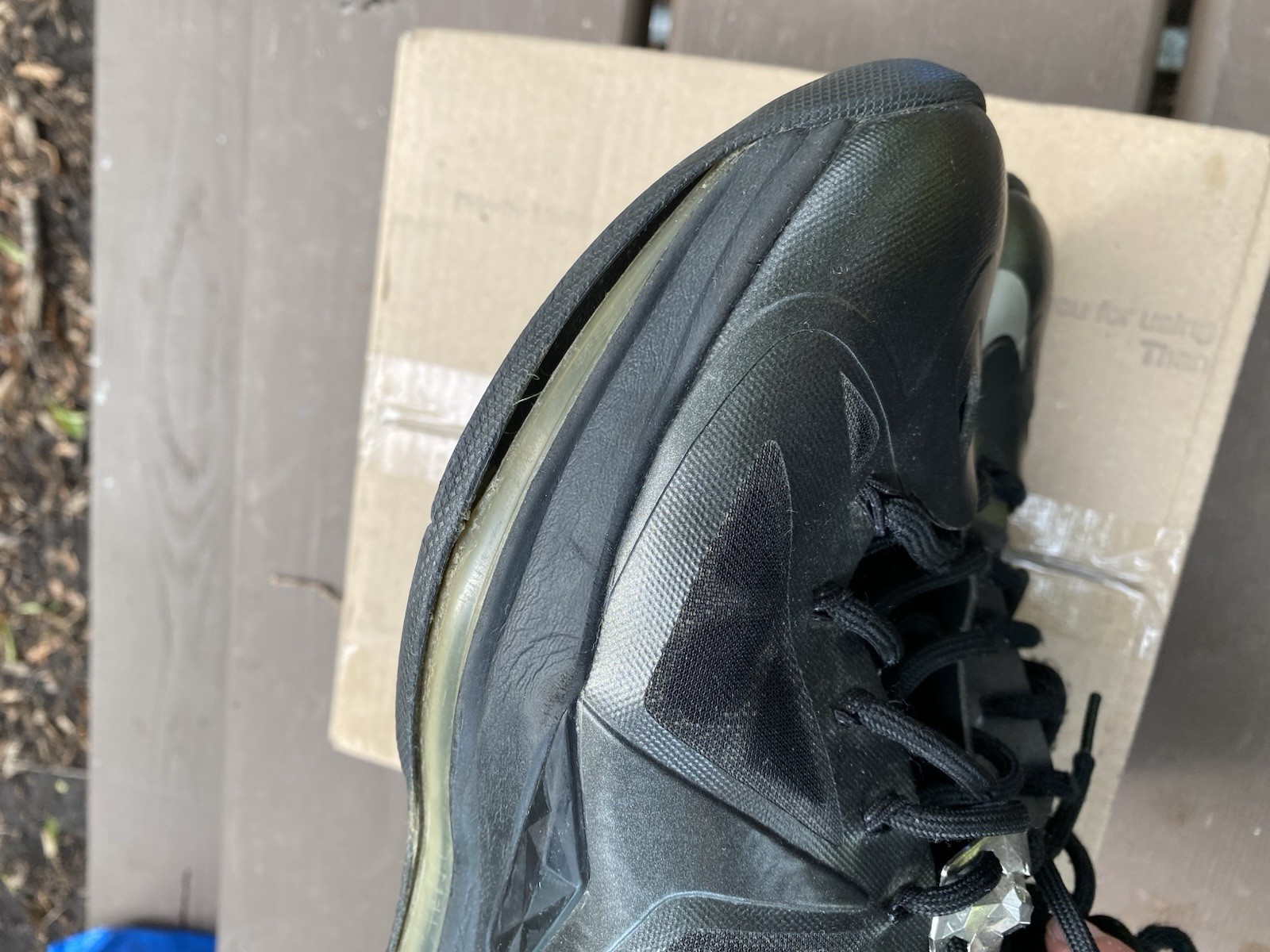Nike LeBron 10 Carbon 541100001 Size 10.5 Men