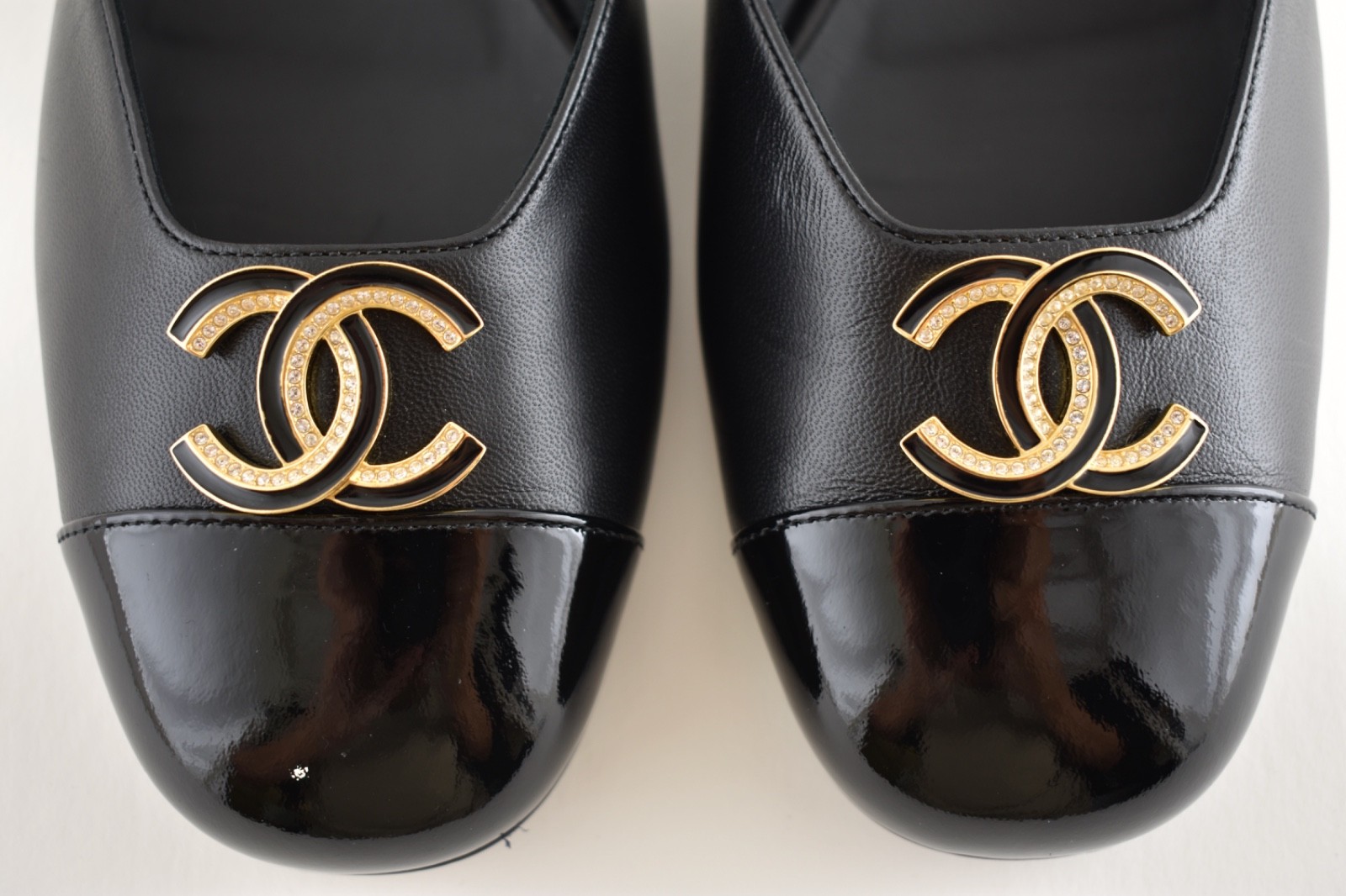 Chanel 25P Black Patent Gold CC Slingback Ankle Strap Ballerina Ballet Flat 37