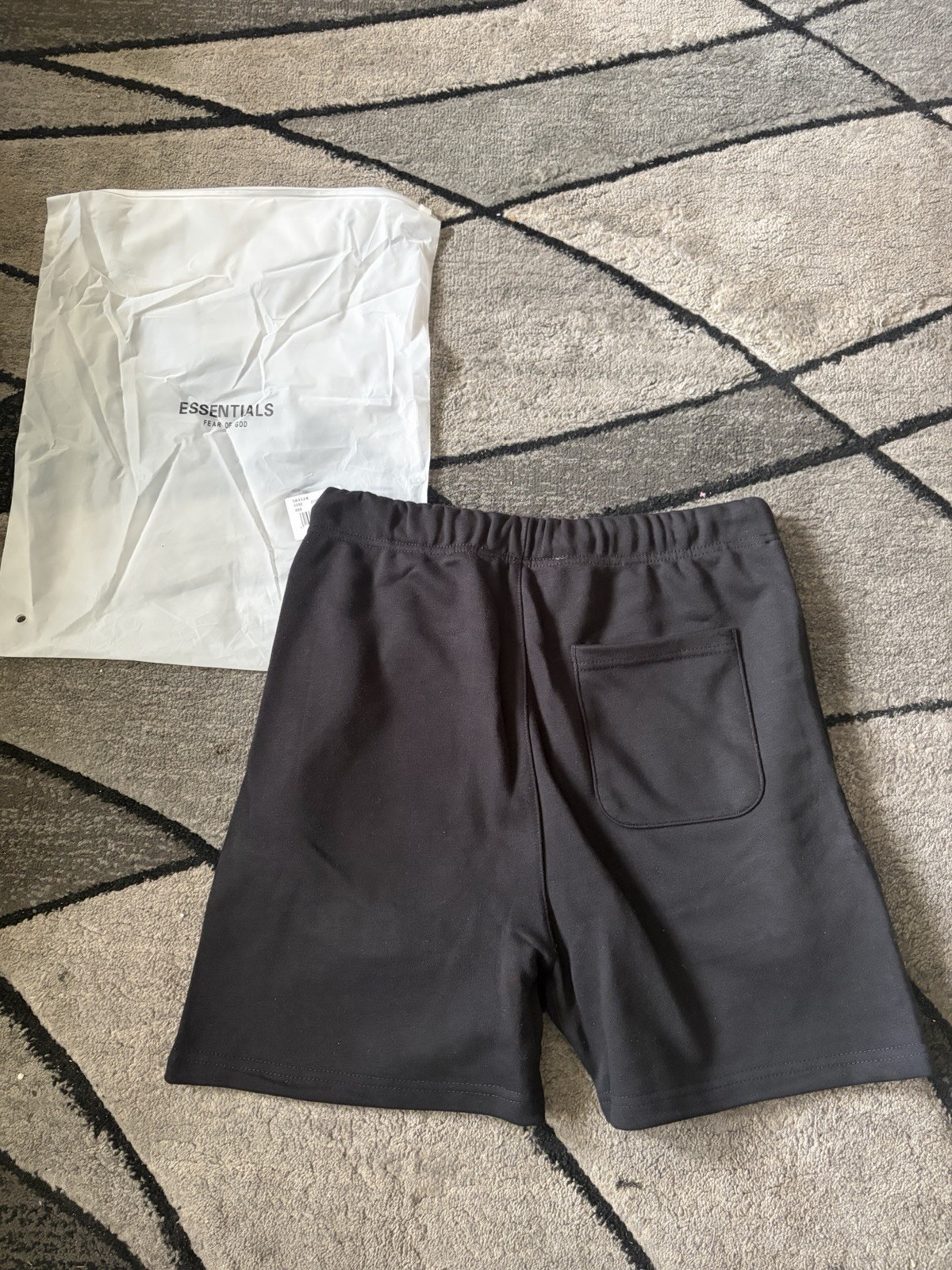 ESSENTIALS Fear of God Men’s Black Fleece Athletic Shorts Drawstring Pockets M