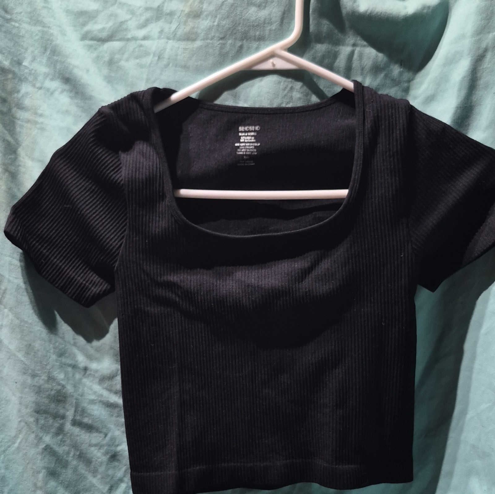 SHOSHO Women’s XS/S Black Ribbed Knit Square Neck Short Sleeve Cropped Top