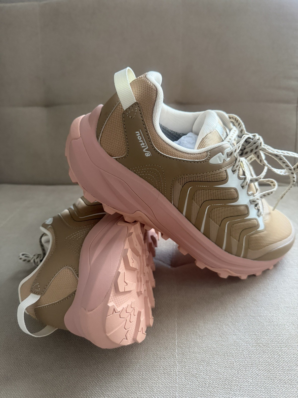 Women’s Lightweight Hiking Shoes