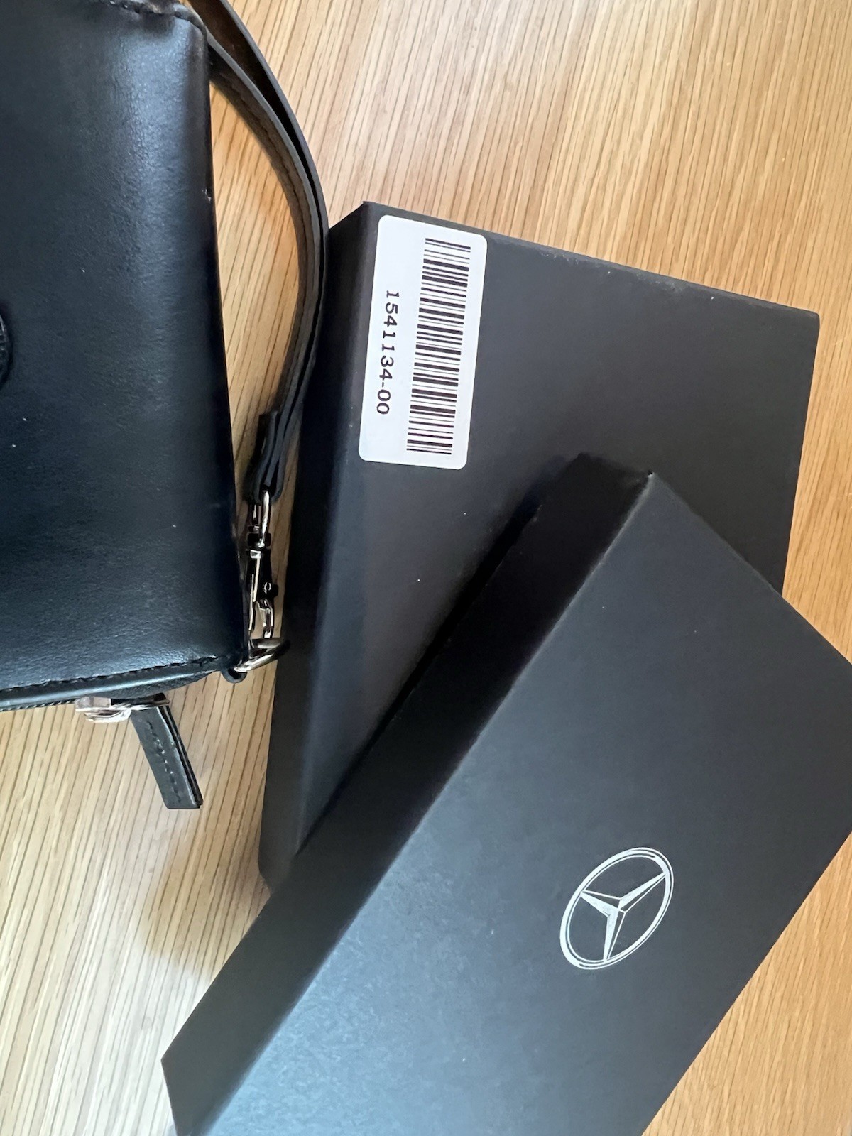 Authentic Mercedes-Benz Wallet change Wristlet Clutch Black Detachable Strap NIB
