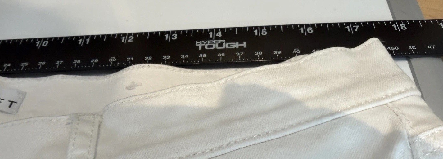 LOFT White Girlfriend Jeans 32 Sz 14 Preppy Classic Capsule Trendy College City