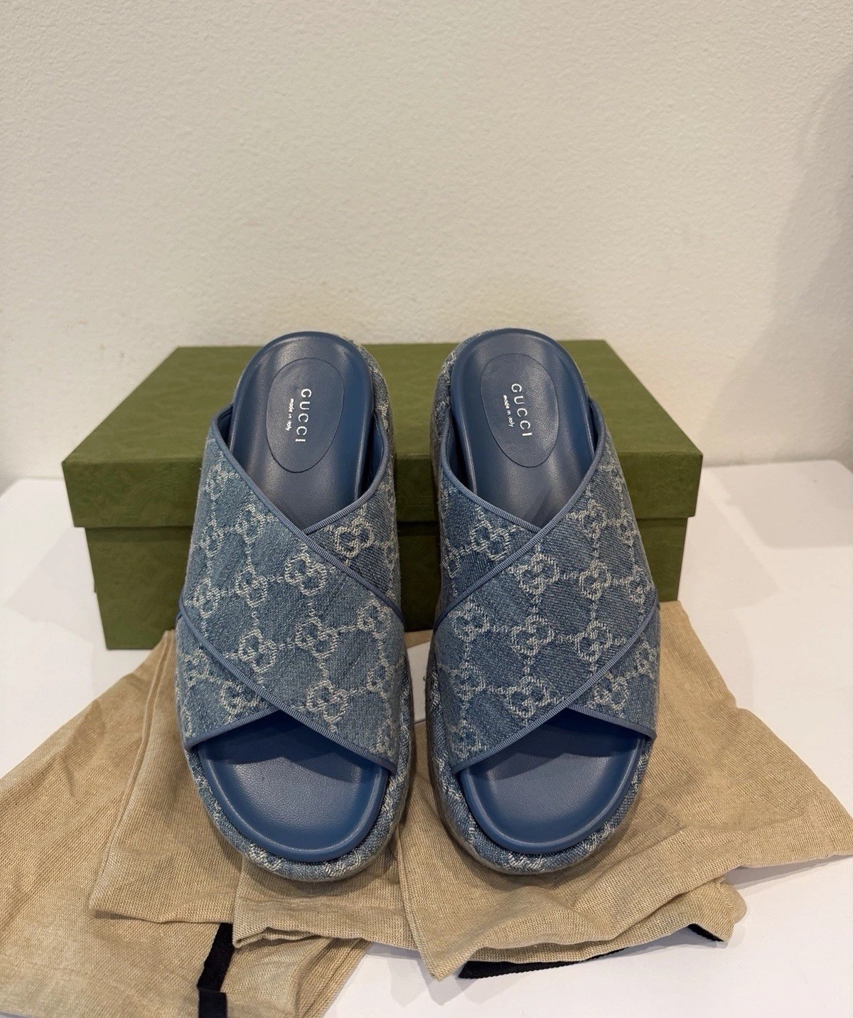 NIB Gucci Angelina GG Logo Denim Crisscross Platform Slide Mule Sandals 39
