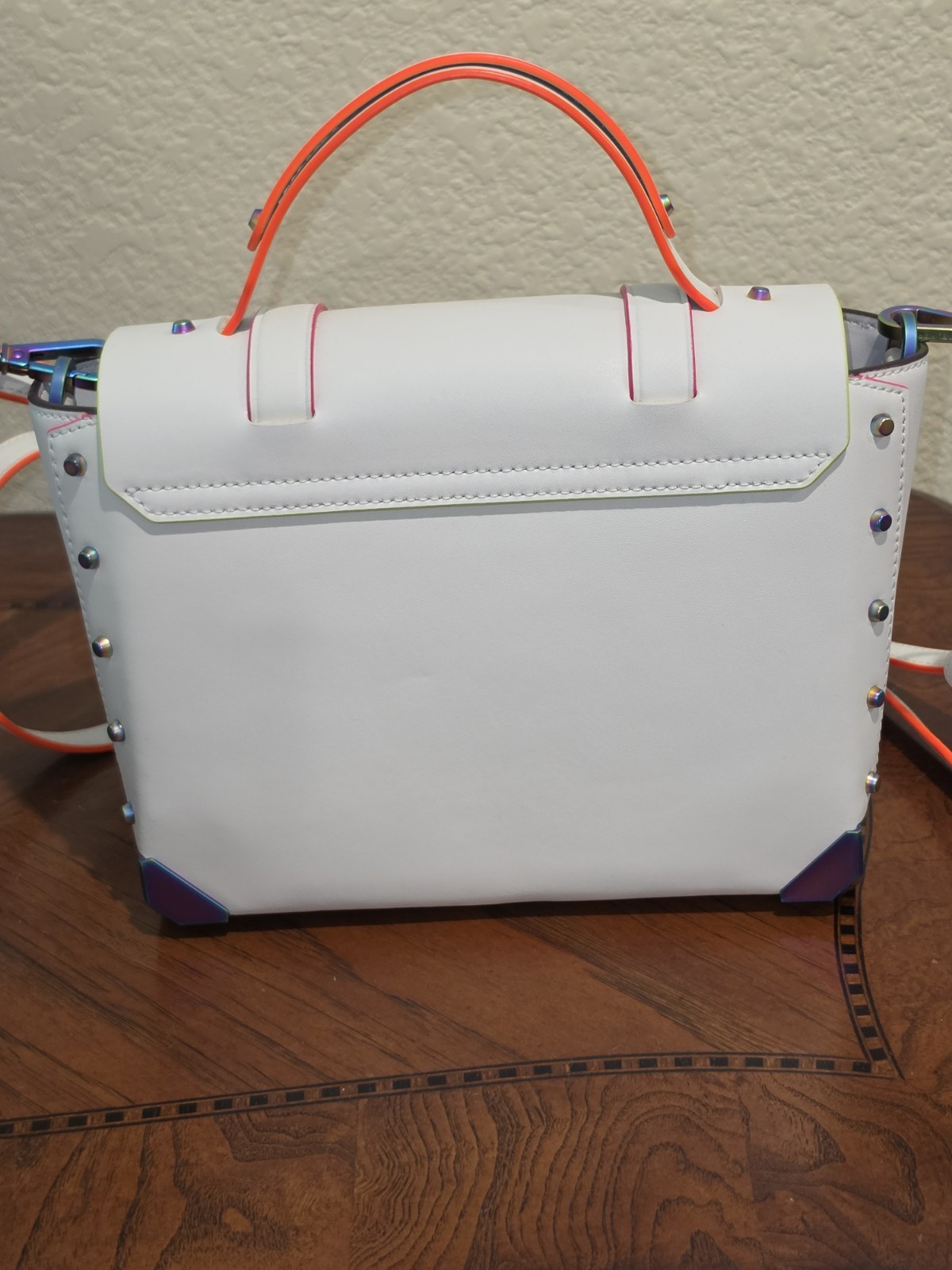 MICHAEL KORS MANHATTAN MEDIUM WHITE NEON CROSSBODY SCHOOL SATCHEL BAG