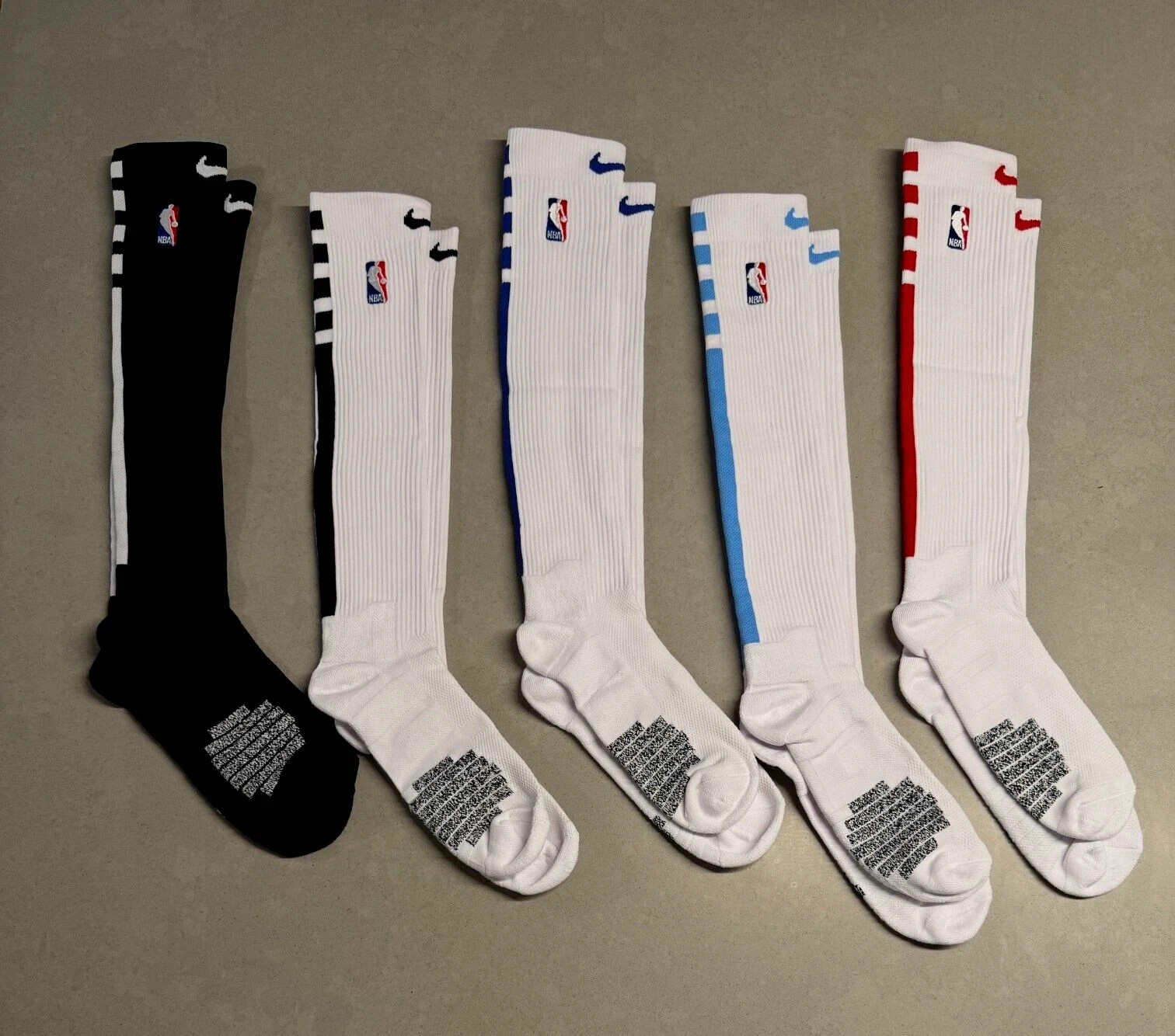 Nike NBA Authentics – White & Black – Knee Highs/Scrunchies