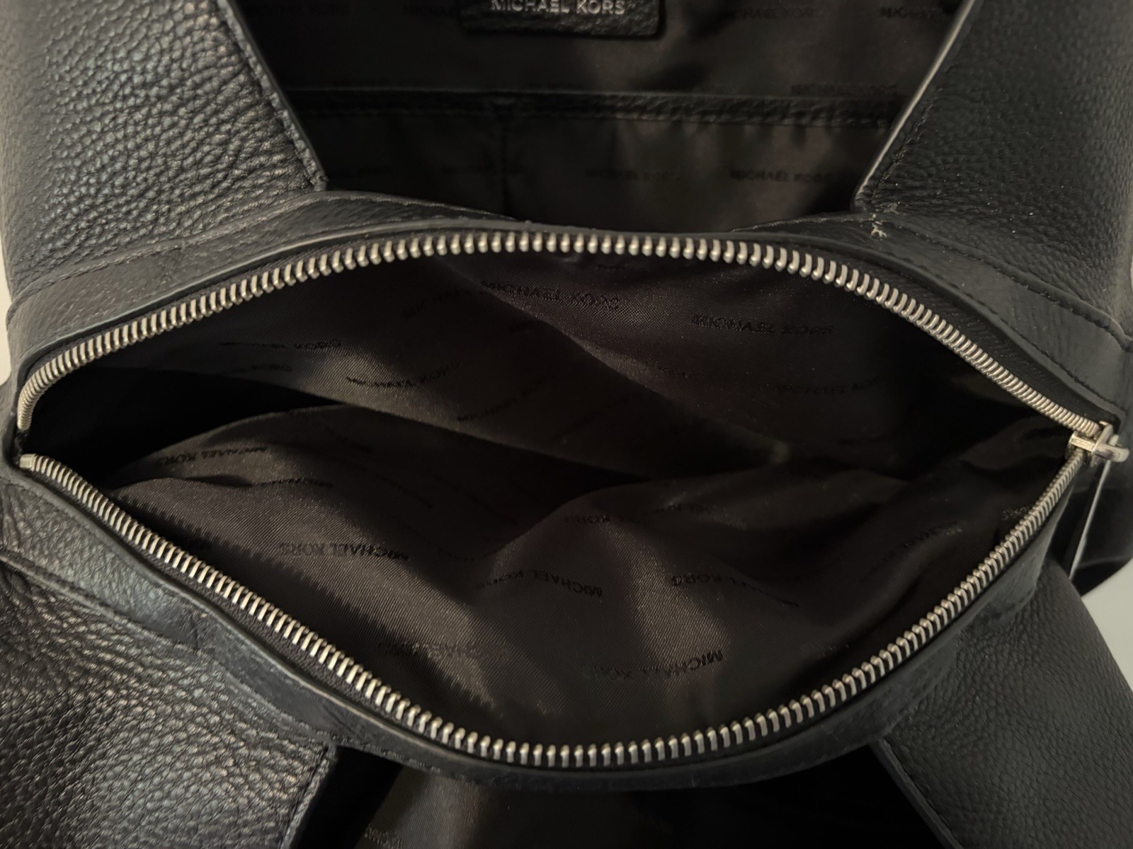 Michael Kors Raven Large Leather Shoulder Bag In Black