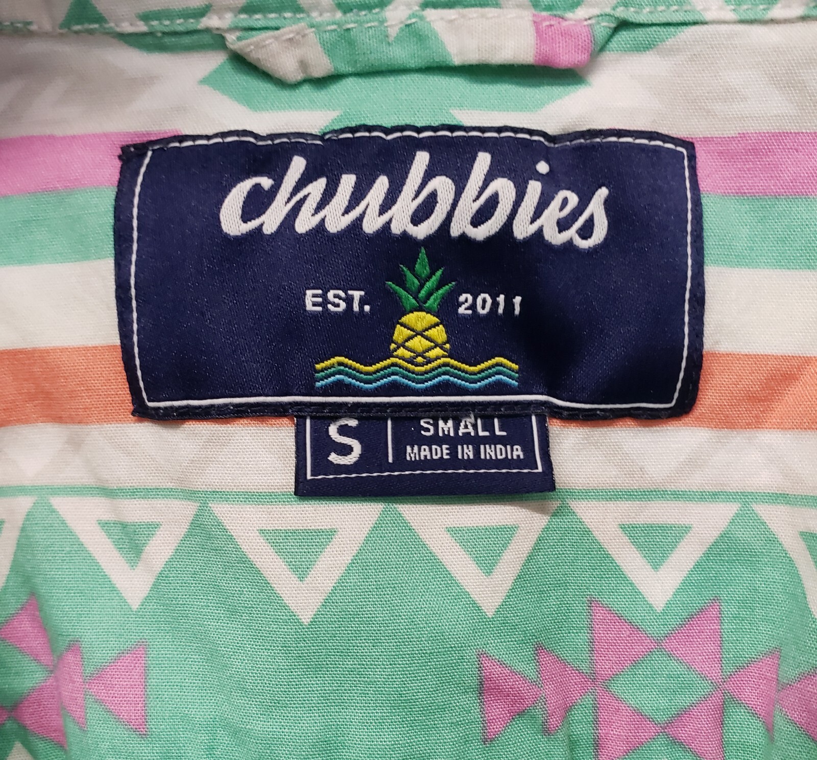 Chubbies Shirt Mens Small Reg Fit Button Down Aztec Southwestern Stretch Logo SS