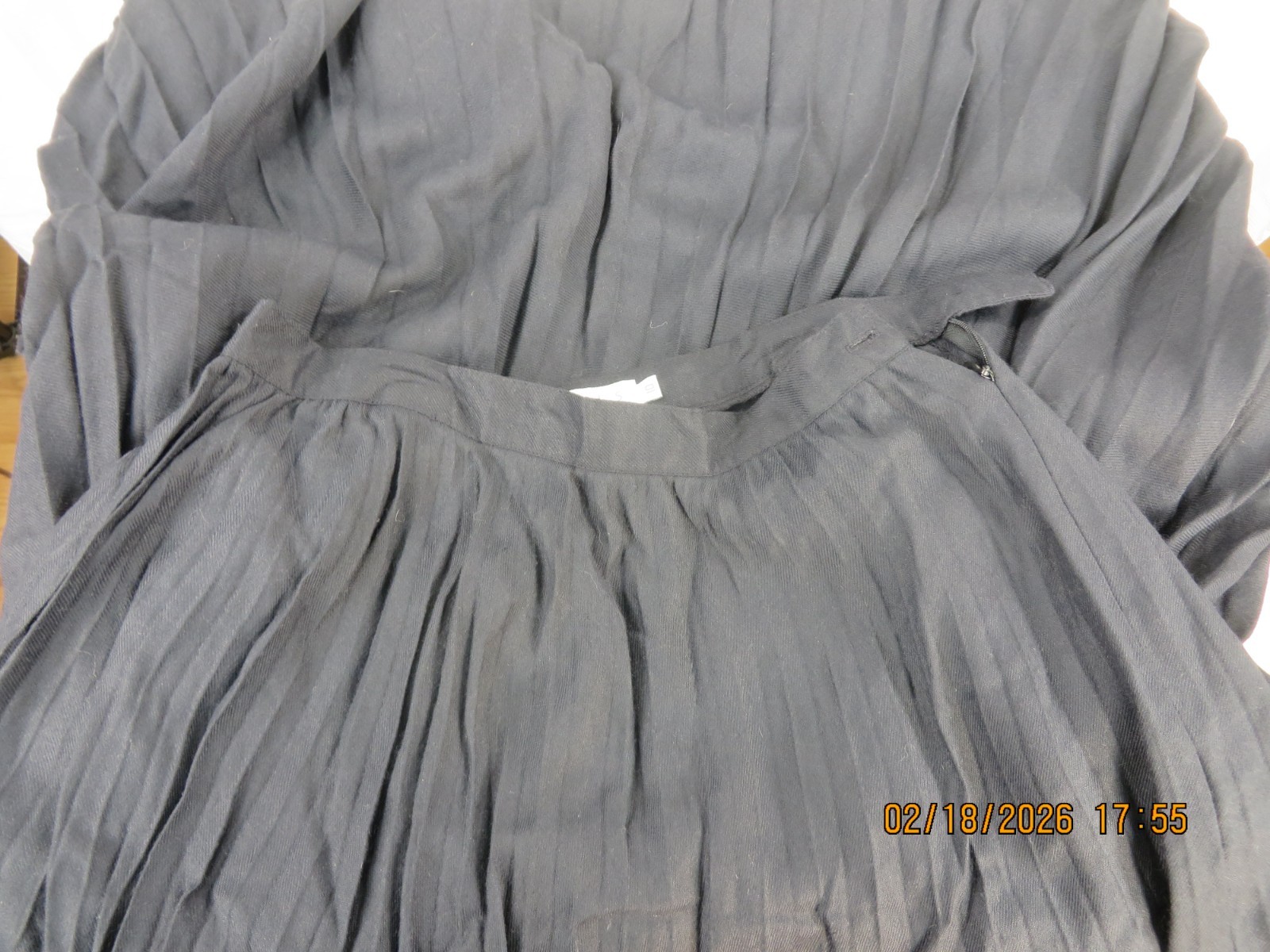 TWEEDS SZ 10 Rayon/Wool Charcoal Crinkled-Crushed Woven Fabric Wide Long Skirt