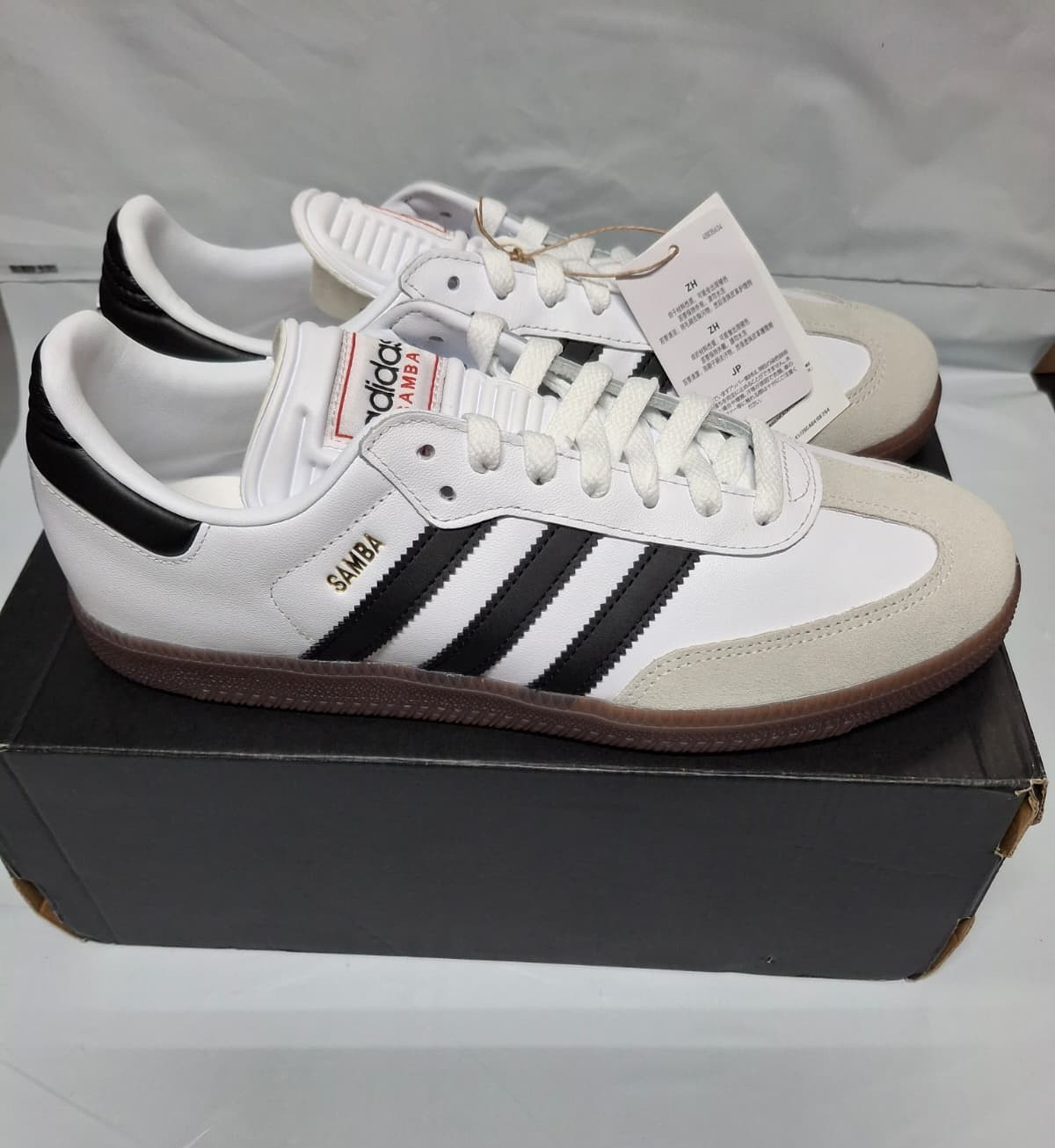 ADS-10 /Adidas Samba shoes, NEW/DAMAGED BOX, white, size (10 US men-11 US women)