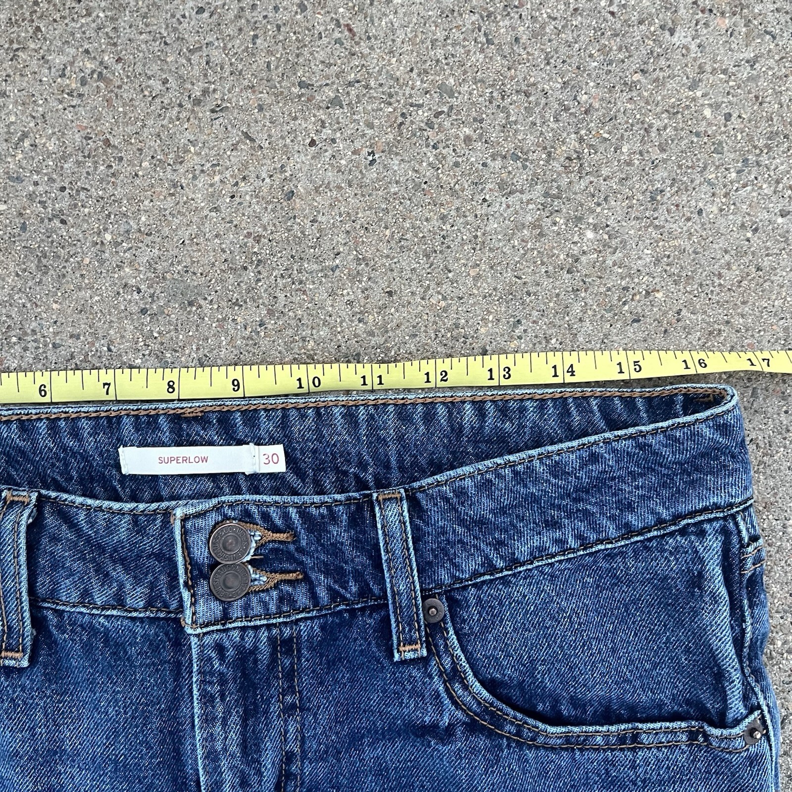 Levi’s Women’s Blue Denim Low Rise Straight Jeans, Regular Fit, Size 30