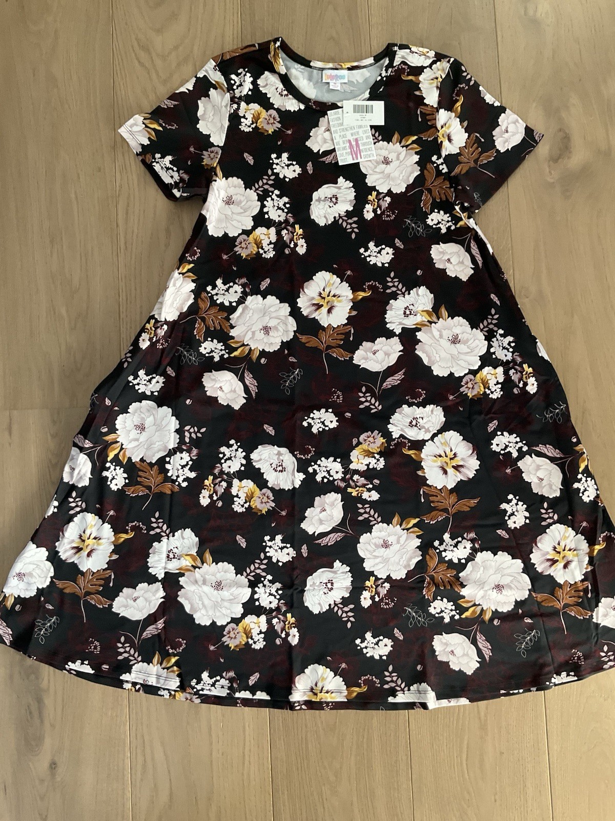 NWT LuLaRoe Medium Jessie Dress – As Pictured