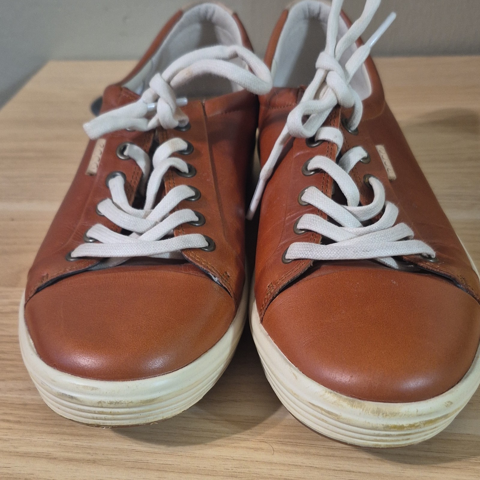 ECCO Men’s Brown Leather Lace-Up Casual Sneakers Round Toe US 9 Pre-Owned