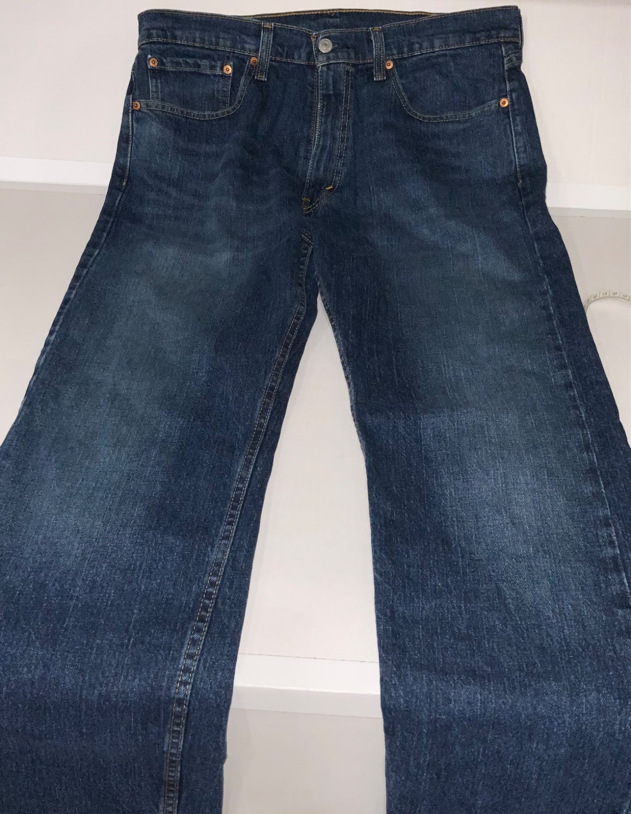 LEVI STRAUSS 505 34×30 STR /Reg. Fit thru thigh Sits below waist Lt fade Wash