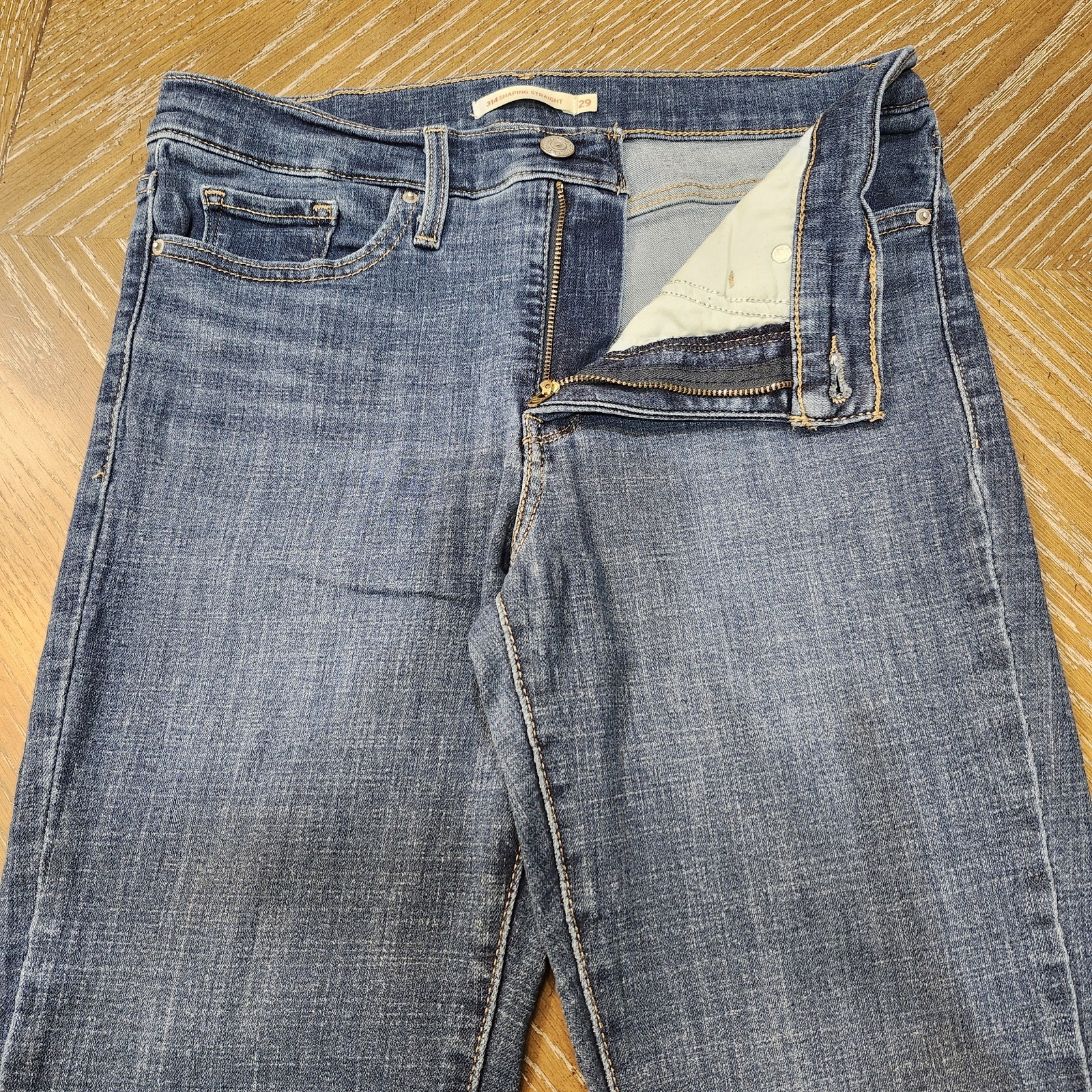 Levi’s 314 Shaping Straight Jeans Medium Wash Denim Womens W29xL30 Stretchy