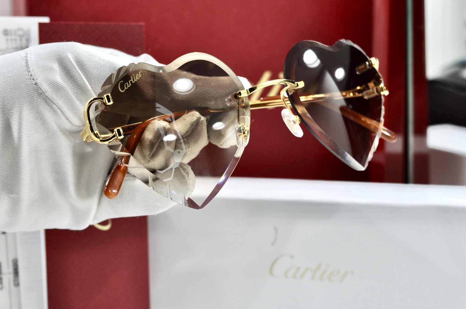 New Cartier rimless sunglasses glasses Diamond Cut heart decor Big C gold Frame