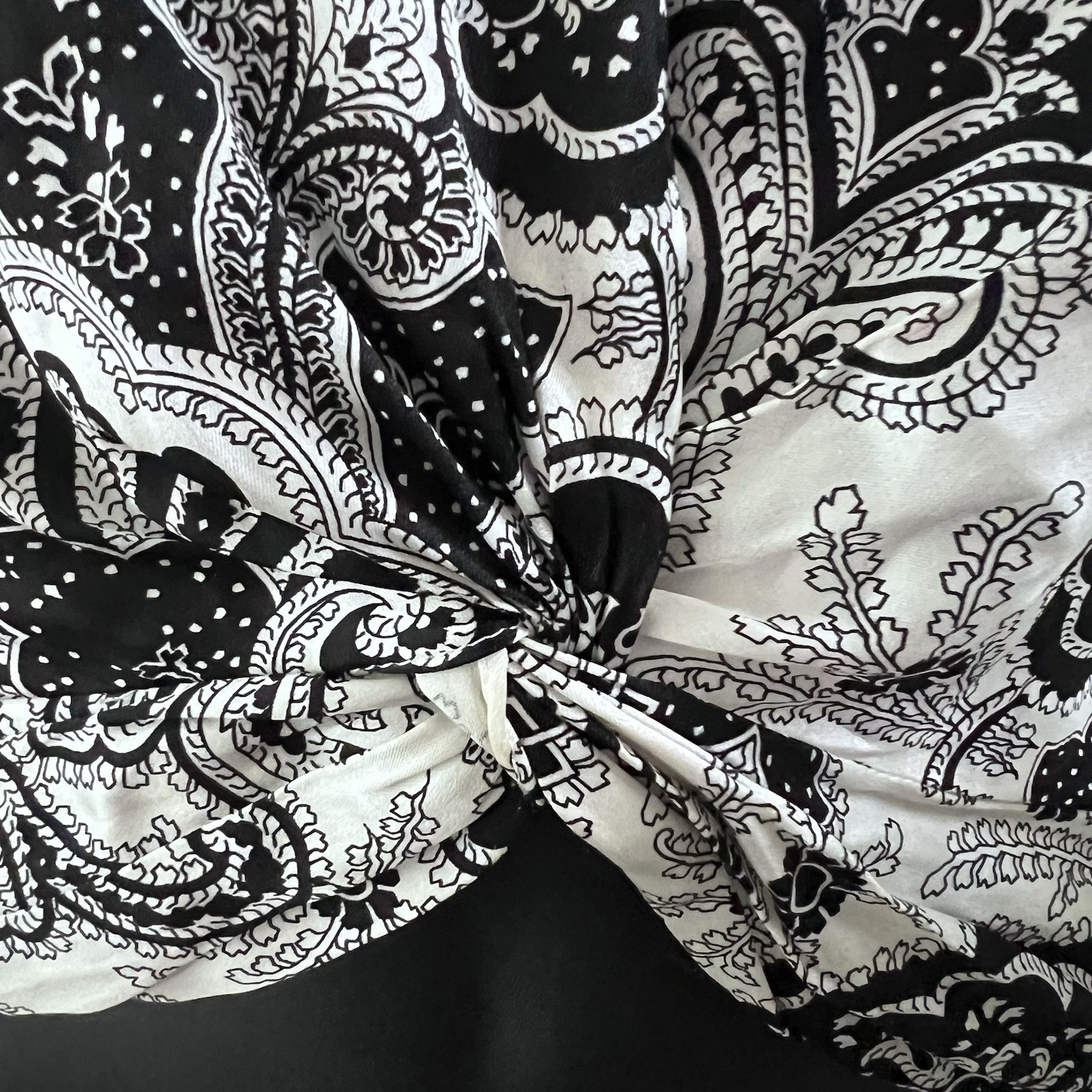 Caroline Constas Size Small Blouse Silk Cropped Tank Black white All Over Print