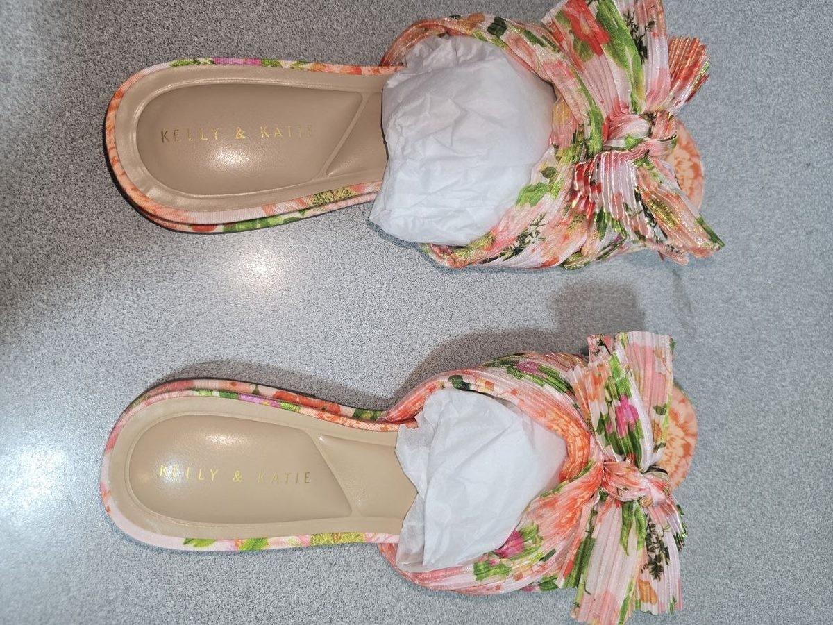 DREAM PAIRS White Slip-On Mules Women US 7