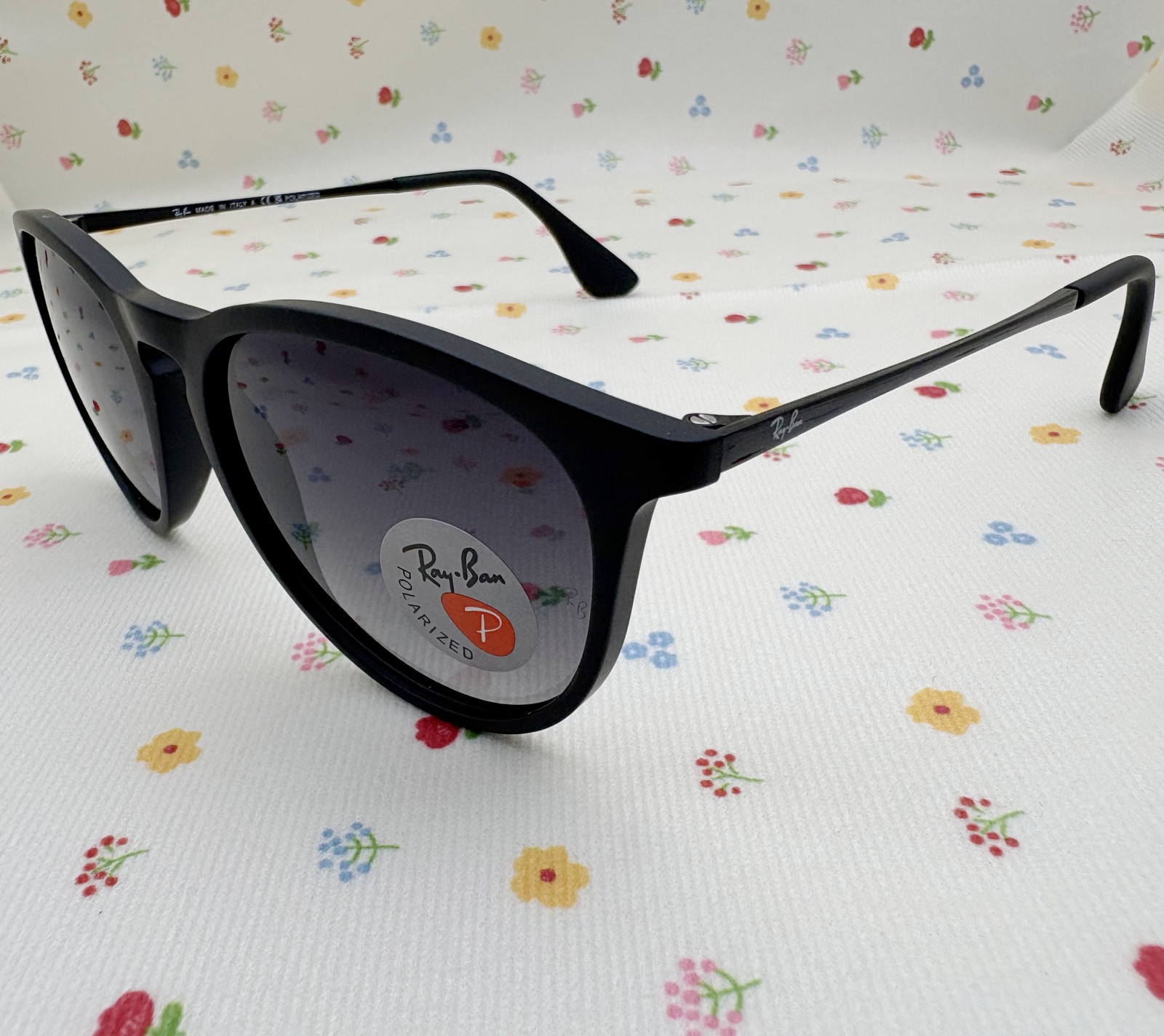 Ray-Ban RB4171 622/T3 54-18 Erika Matte Black Frame Grey Gradient Polarized Lens