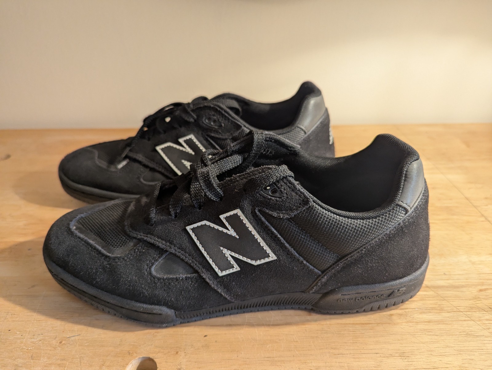 Size 10 – New Balance Numeric 600 Tom Knox black