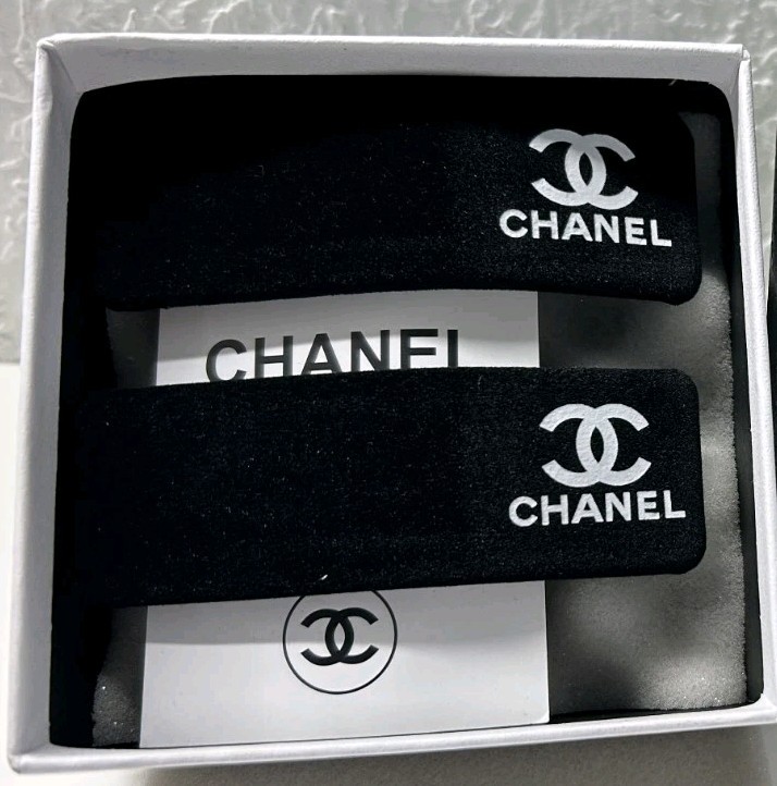 Chanel Beauté Hair Clip Set of 2 GWP Black Gold Logo New