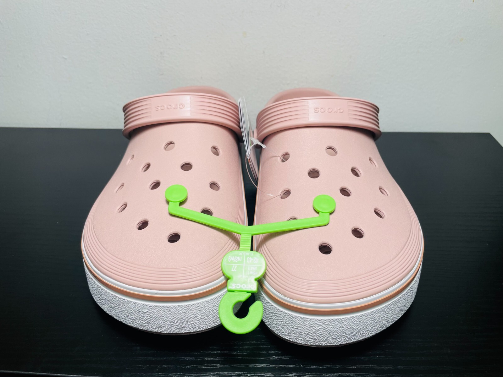 Crocs Off Court Clog pink clay Women’s 11 and Men’s 9