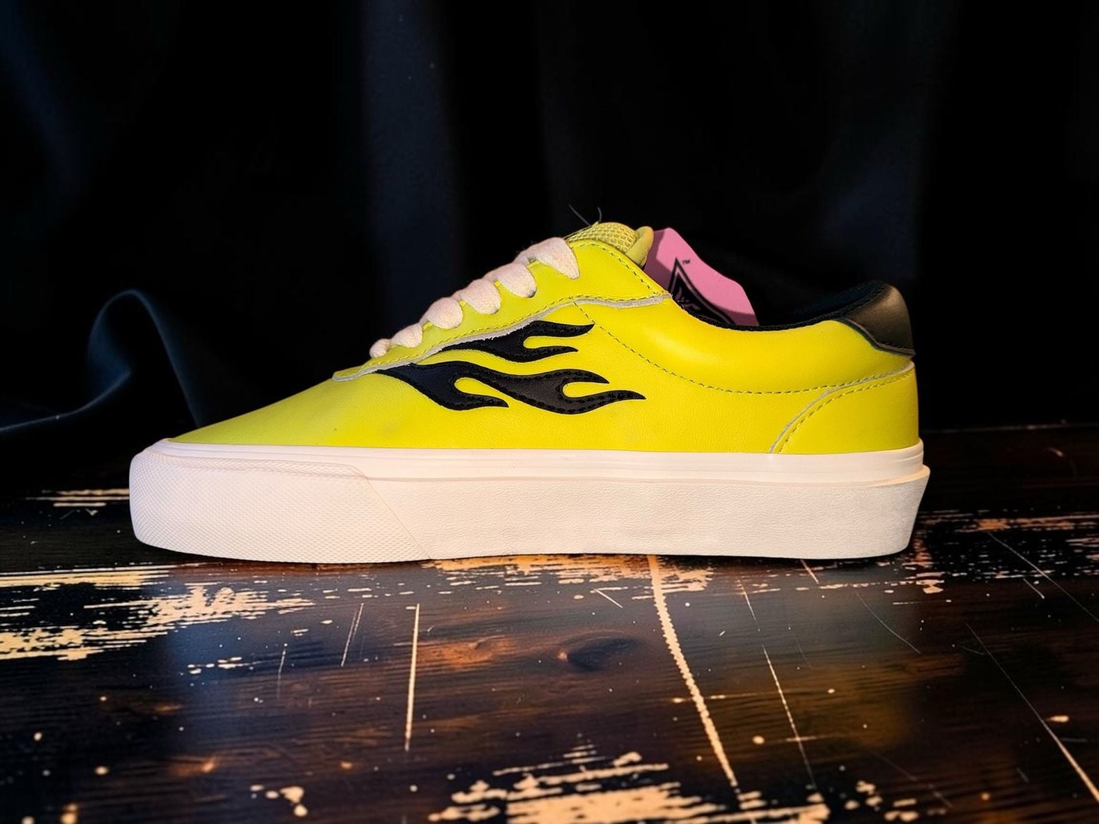 STRAYE Logan Puff Low-Top Skate Shoes Yellow Men’s US 7 / Women’s US 8.5
